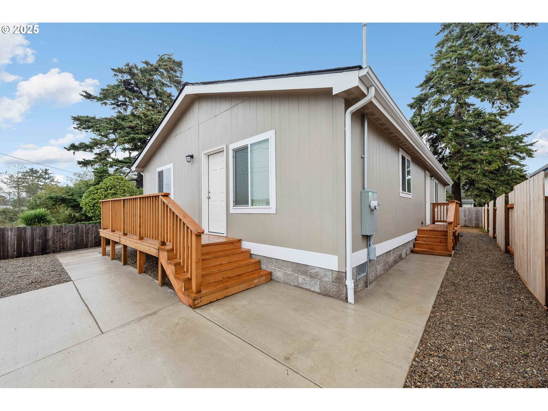 Coos Bay, OR 97420,649 S Marple