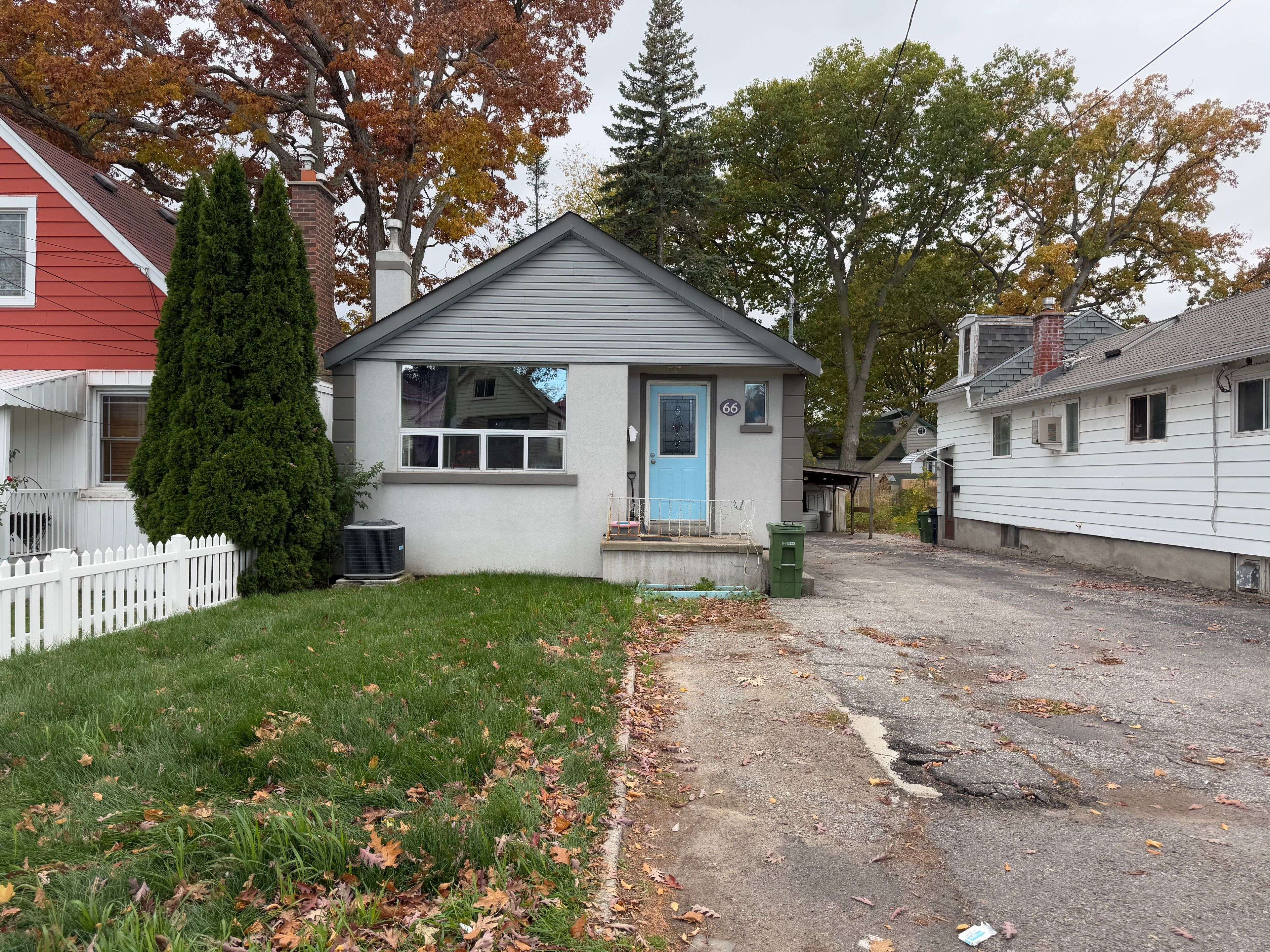 Toronto E06, ON M1L 3Y8,66 Mcdonald AVE #Bsmnt