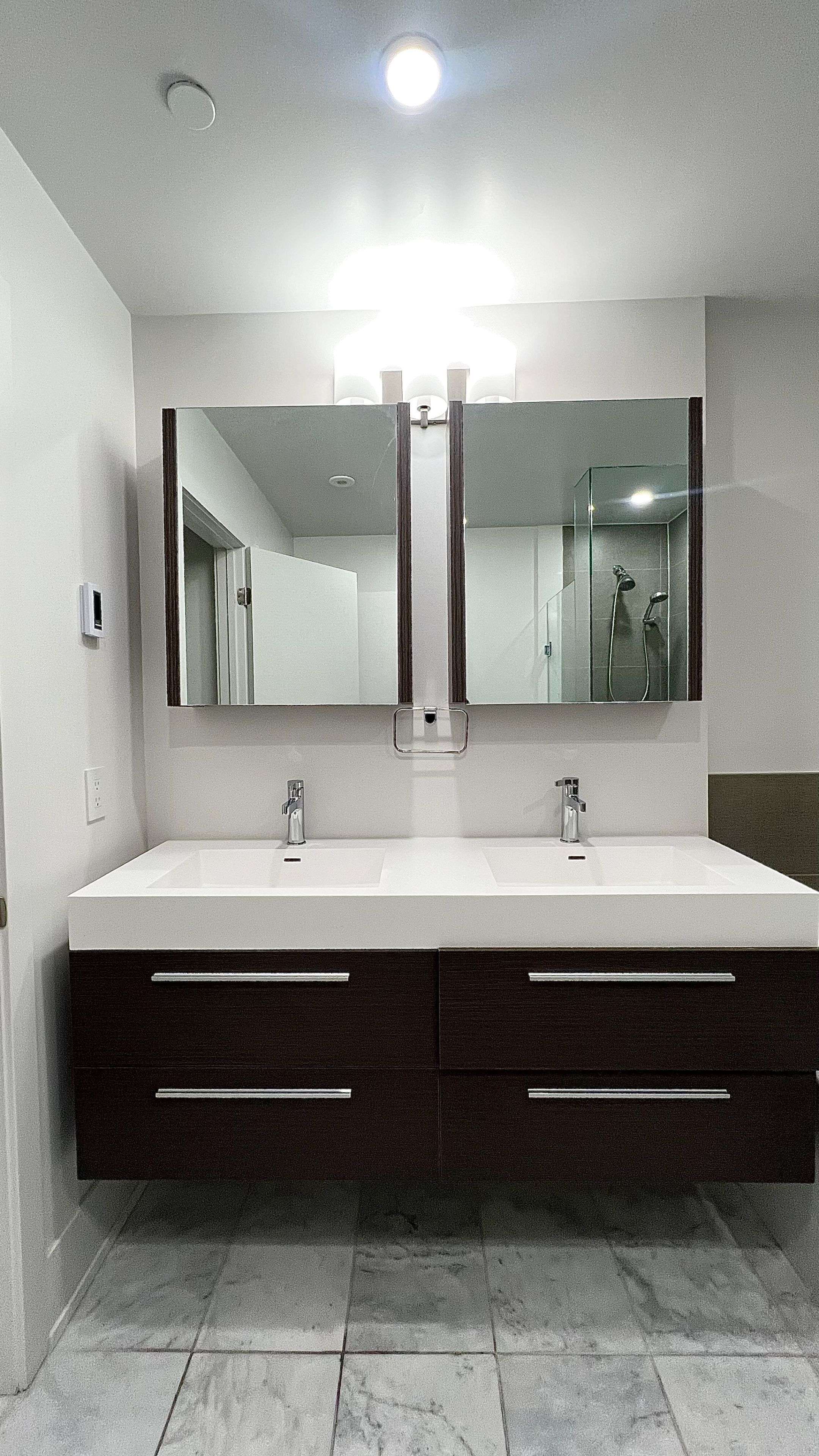 Toronto C02, ON M5R 1J8,270 Davenport RD #th #17