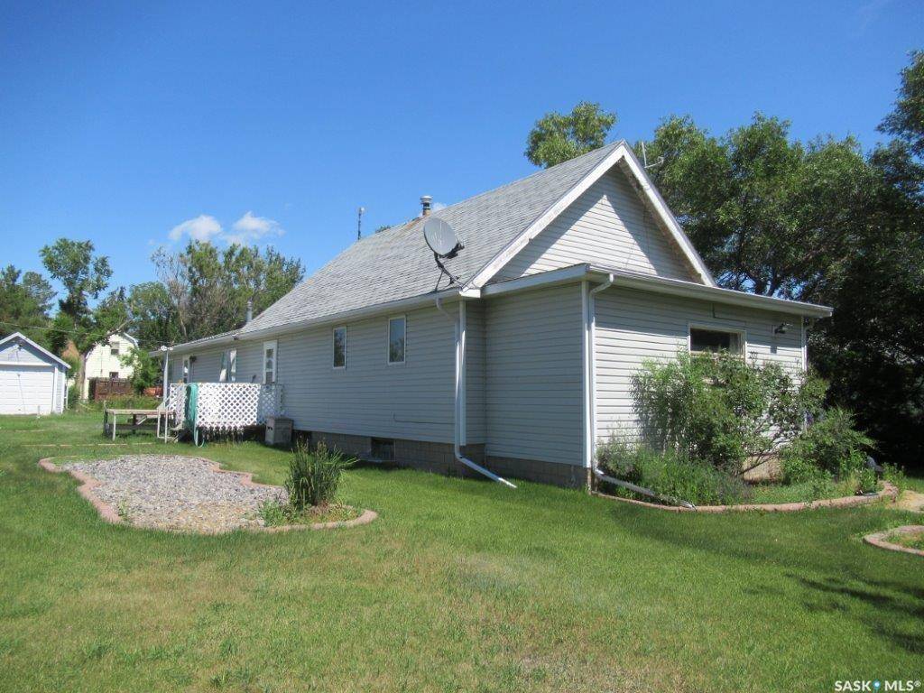 Smiley, SK S0L 2Z0,207 2nd AVENUE W