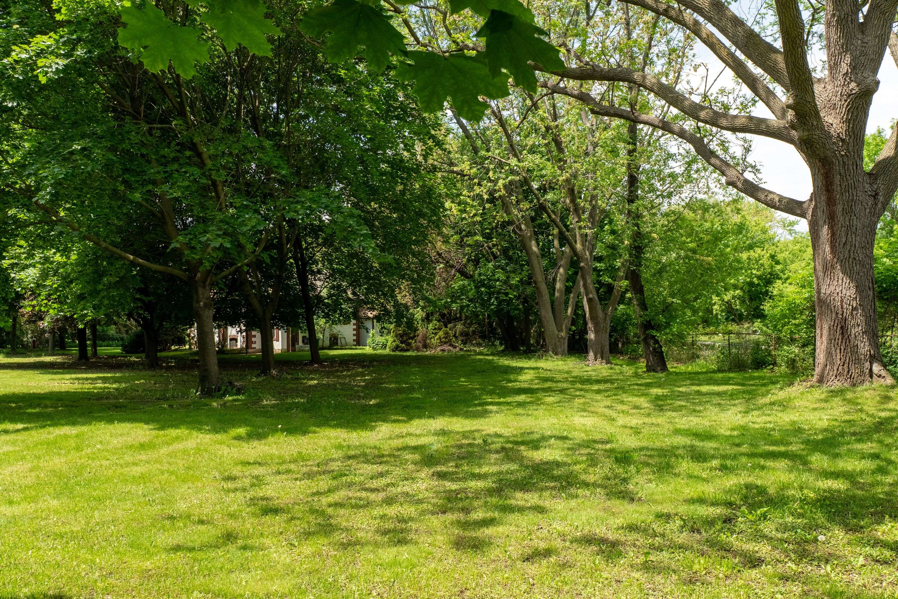 Mississauga, ON L4X 2E9,3073 Southcreek RD