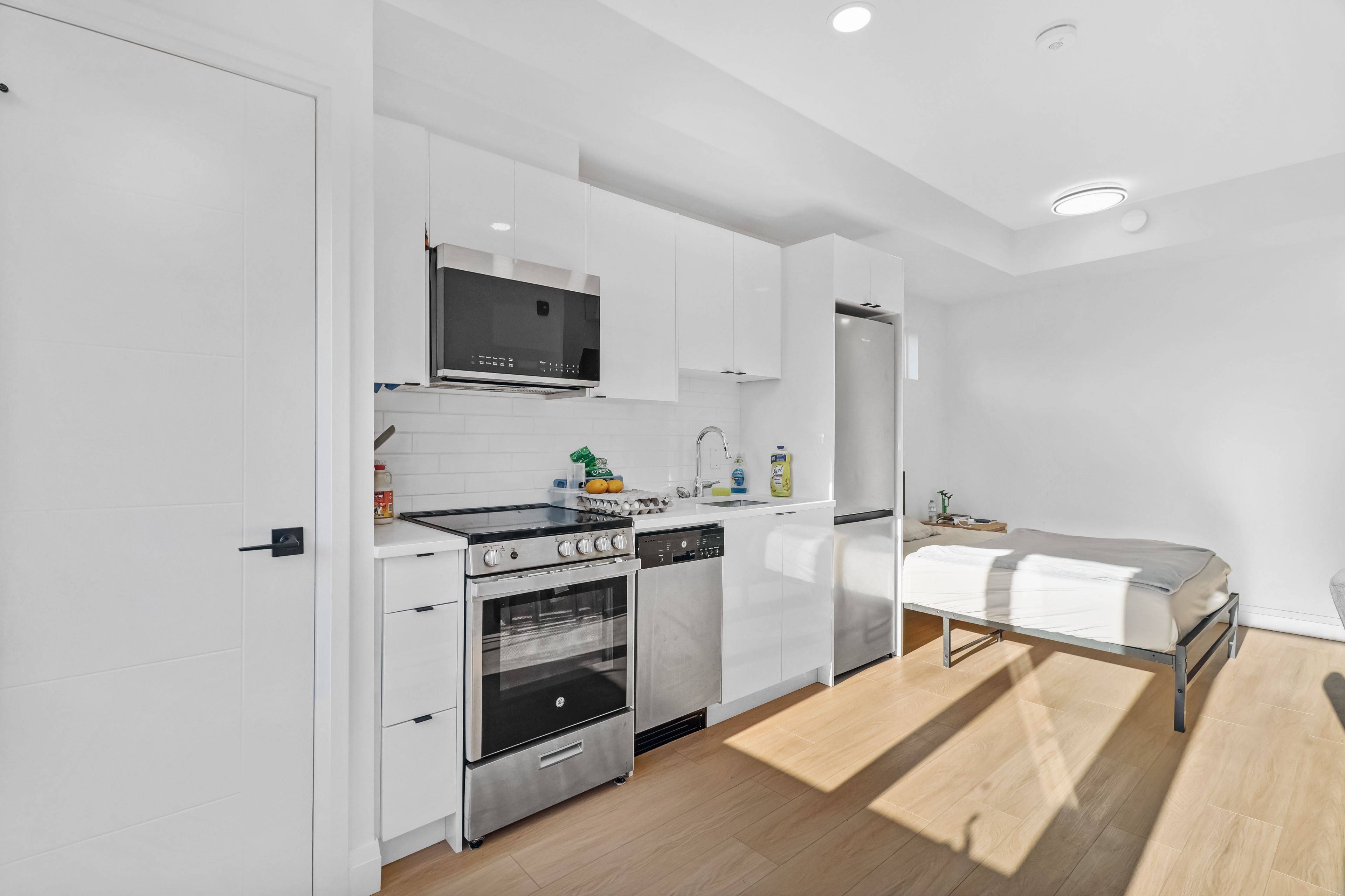 Westboro - Hampton Park, ON K1Z 5N4,368 Tweedsmuir AVE #302