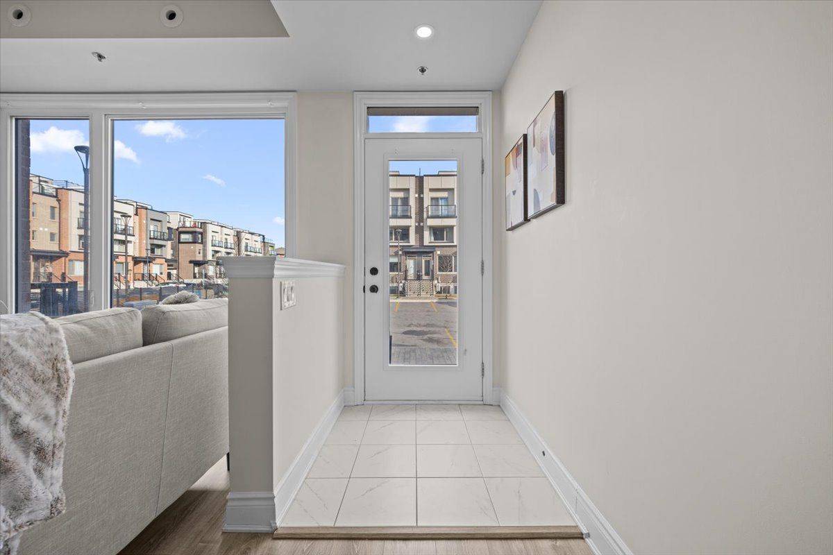 Manor Park - Cardinal Glen And Area, ON K1K 5A4,625 Makwa Private