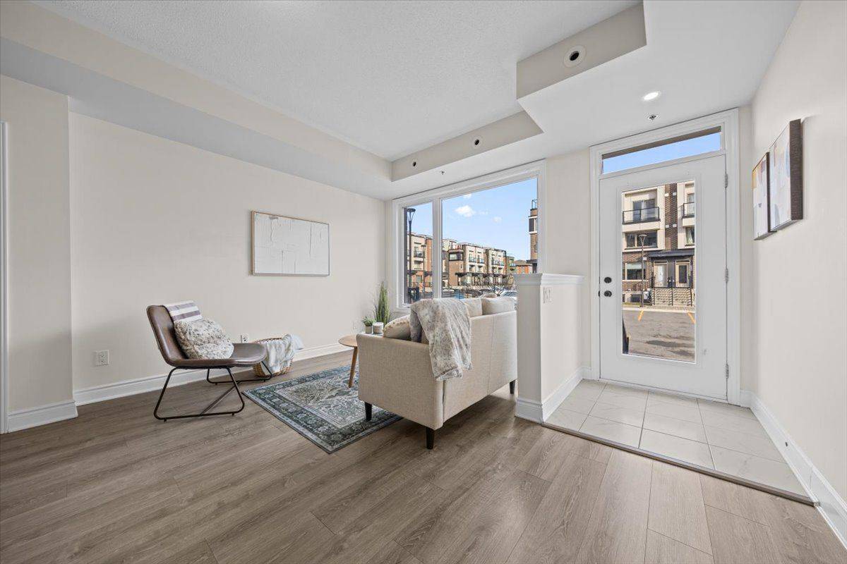 Manor Park - Cardinal Glen And Area, ON K1K 5A4,625 Makwa Private