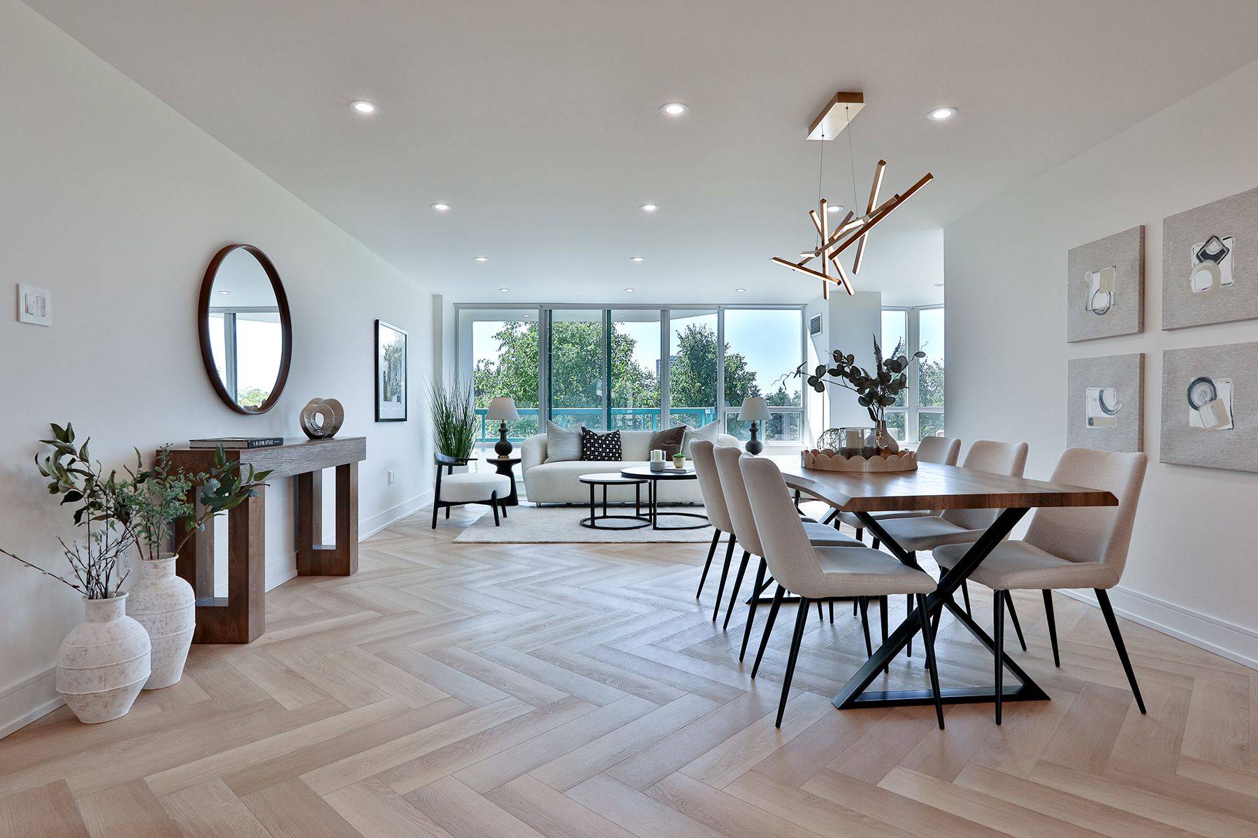 Vaughan, ON L4J 7X1,7250 Yonge ST #610