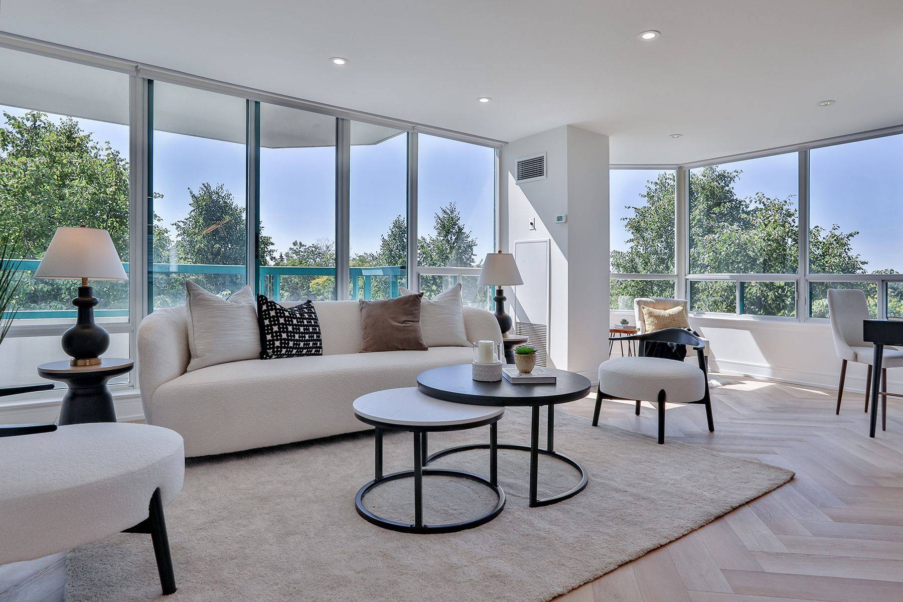 Vaughan, ON L4J 7X1,7250 Yonge ST #610