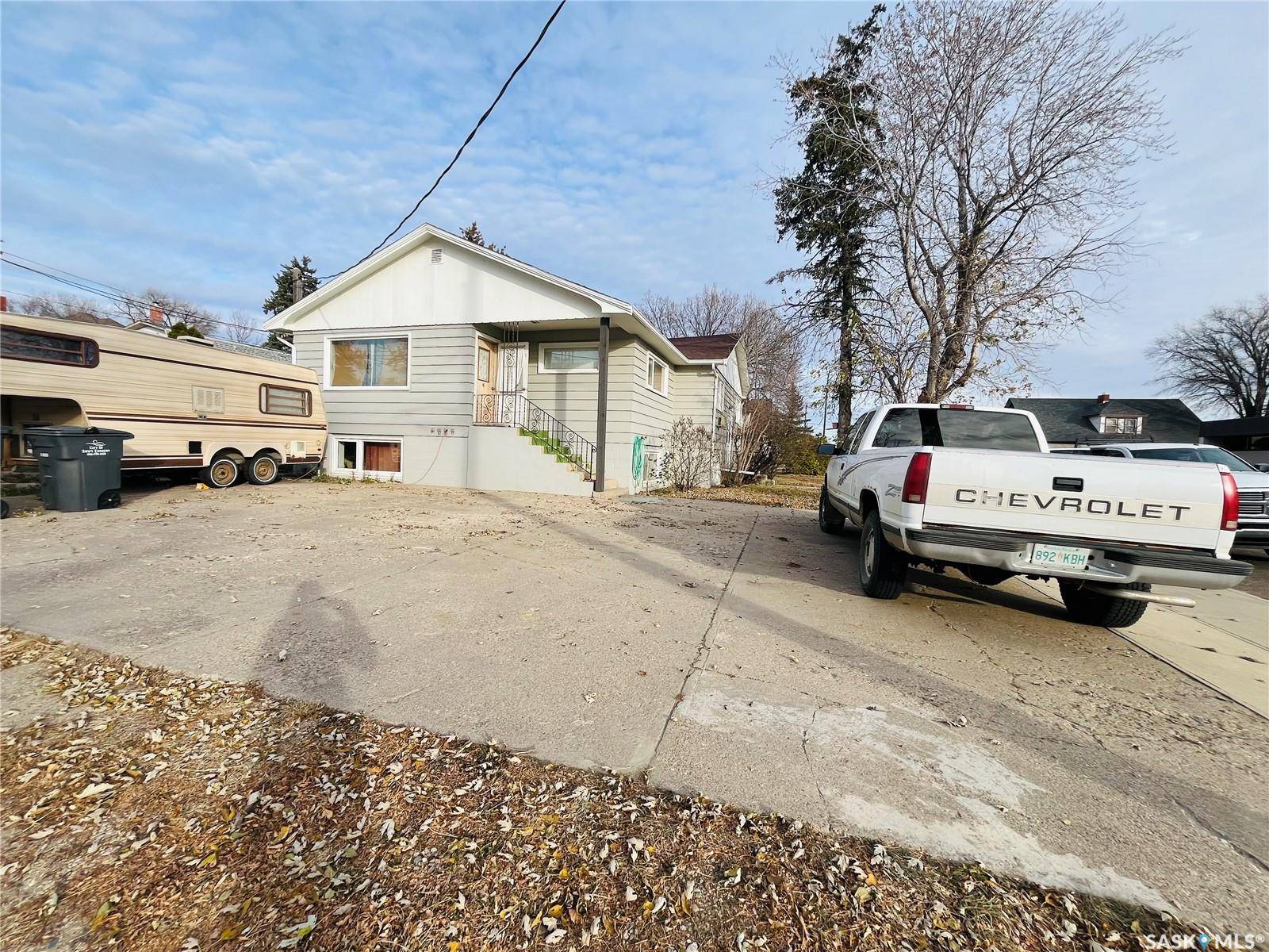 Swift Current, SK S9H 0G2,335 Chaplin STREET W