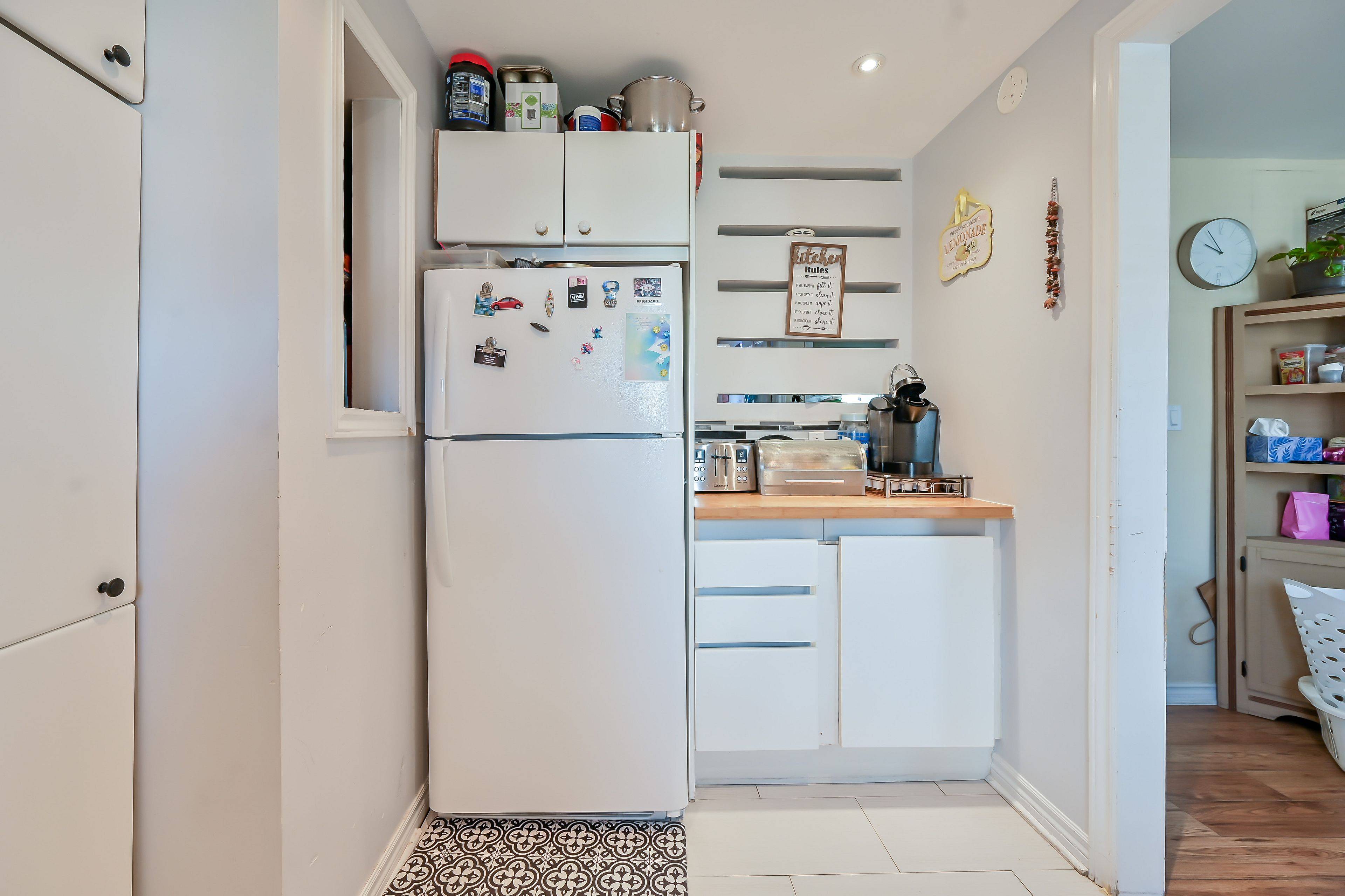 Hamilton, ON L8M 3B6,139 Balsam AVE S