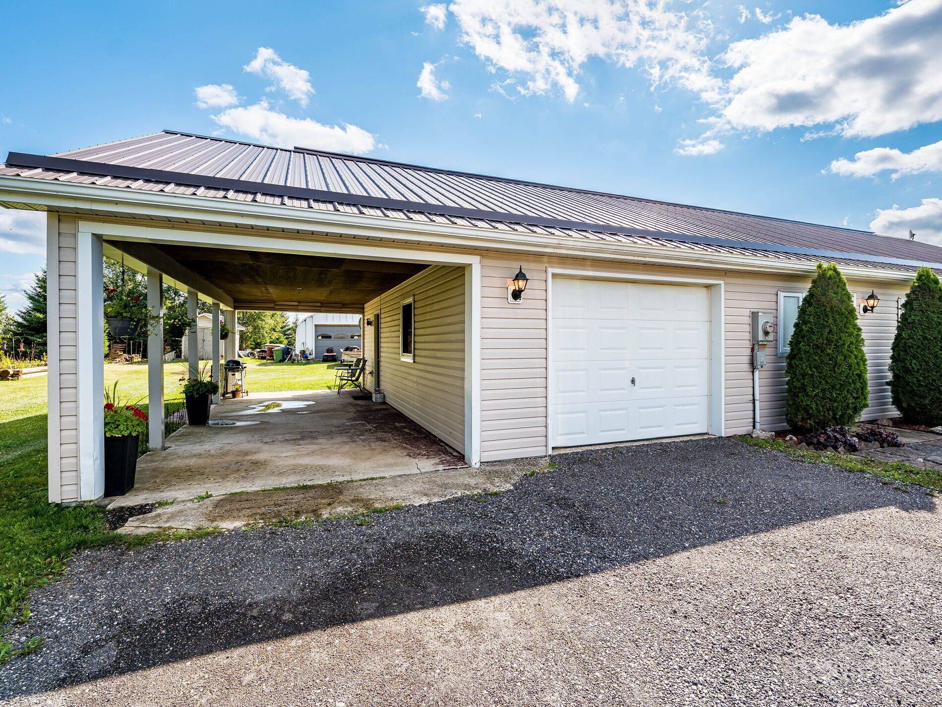 Southgate, ON N0C 1B0,106790 Southgate Road 10 N/A