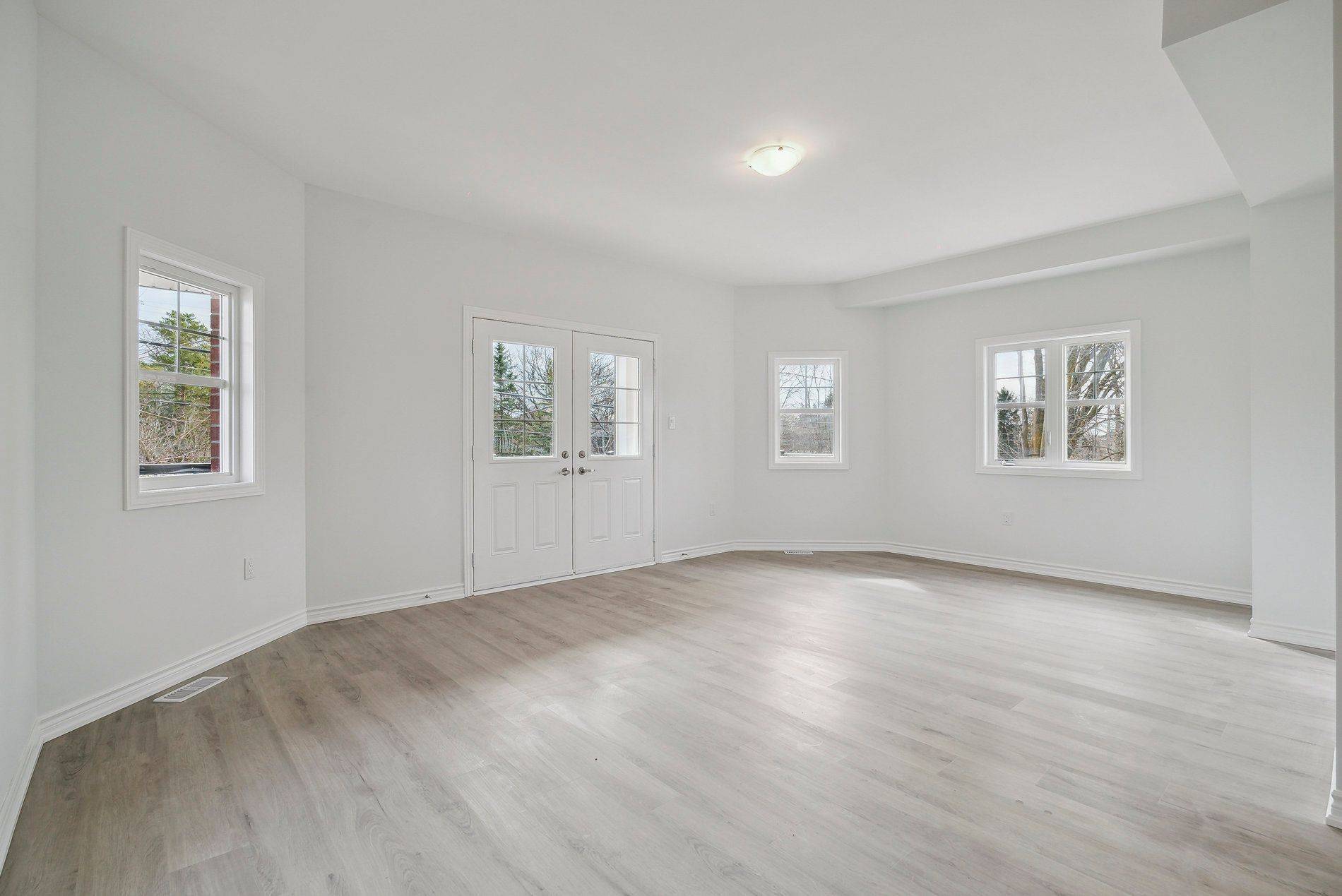 Innisfil, ON L0L 1L0,2 Ravenscraig PL