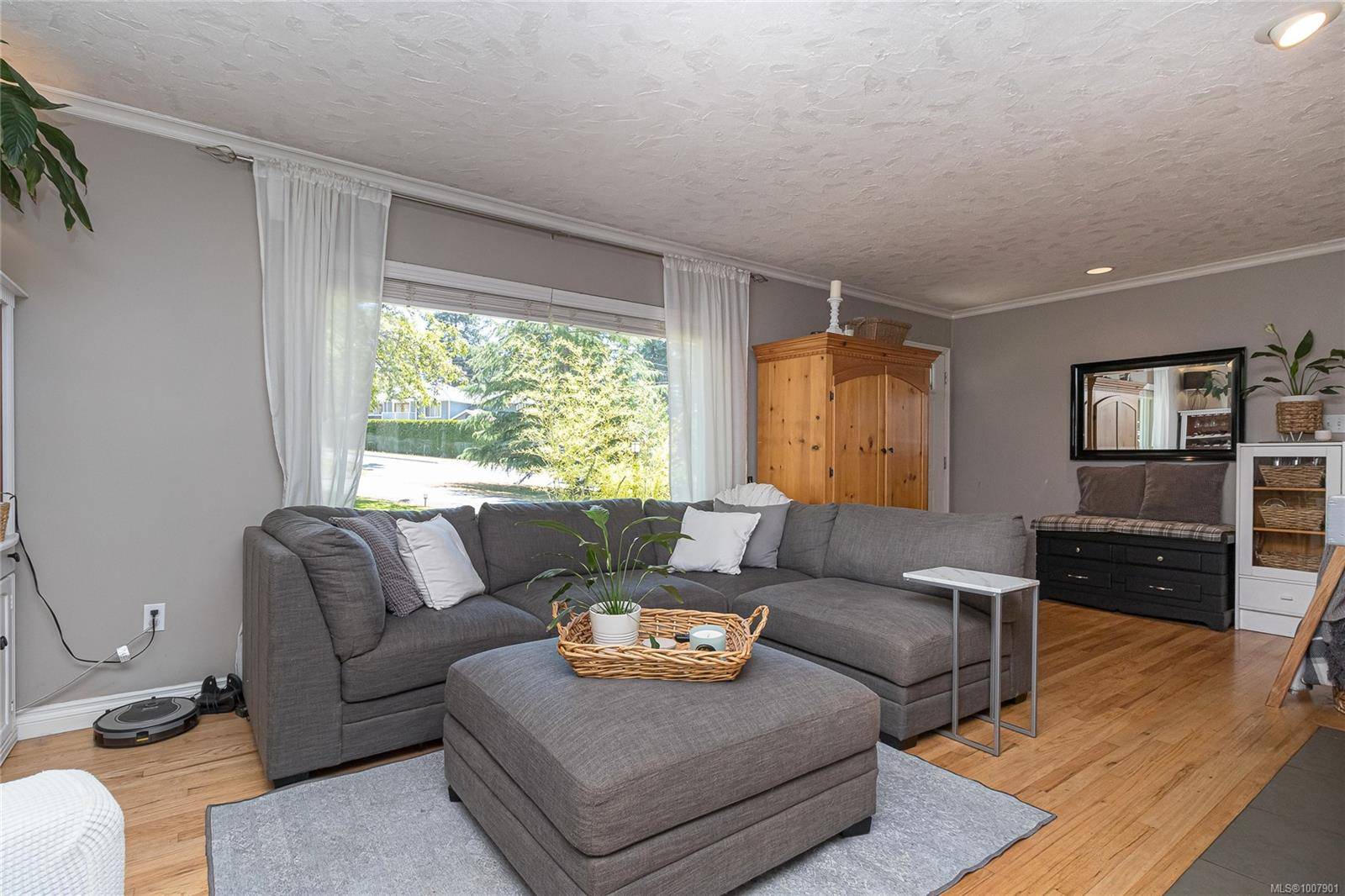 Saanich, BC V8N 3K2,4508 Duart Rd