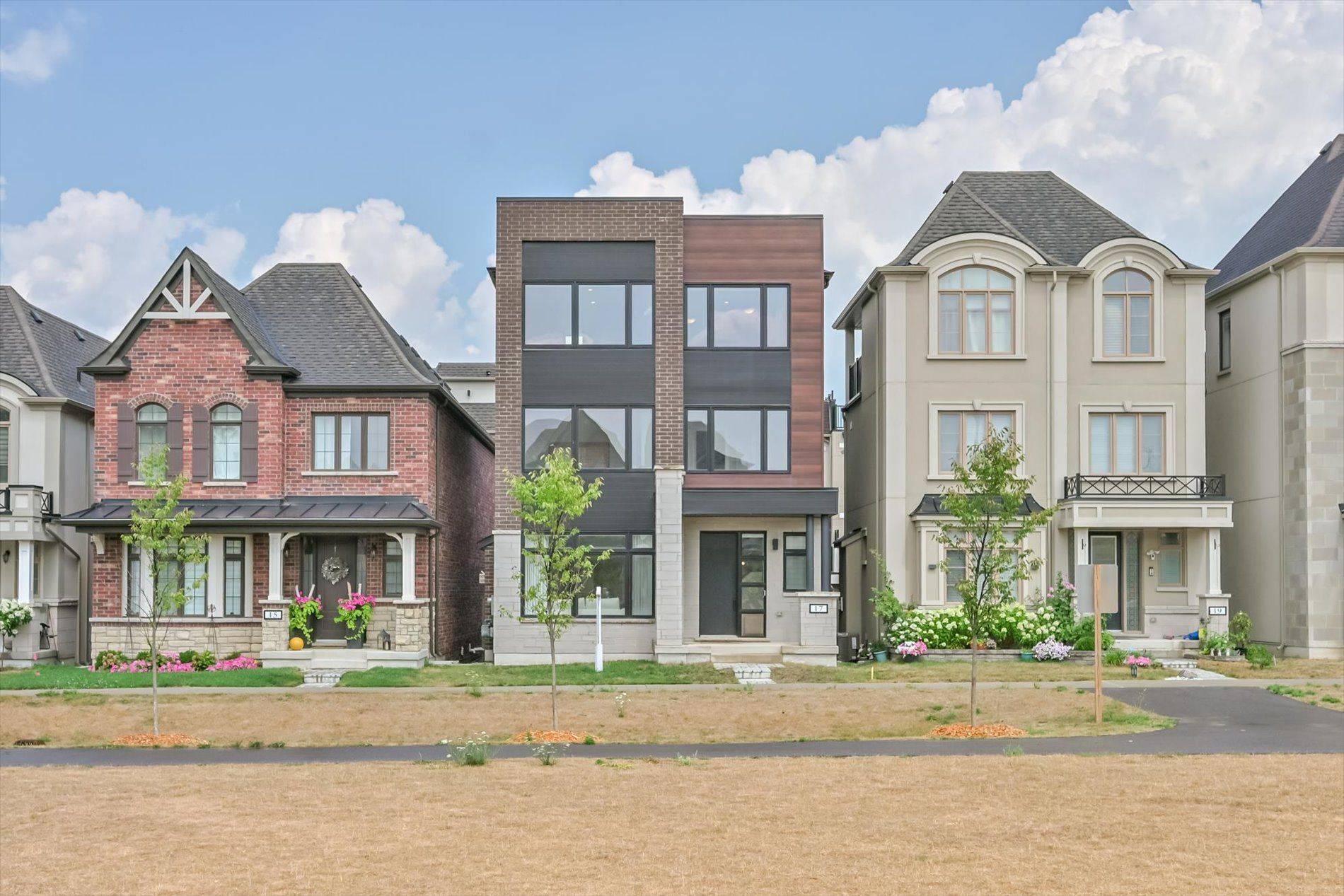 Markham, ON L6C 3J3,17 Kohn LN