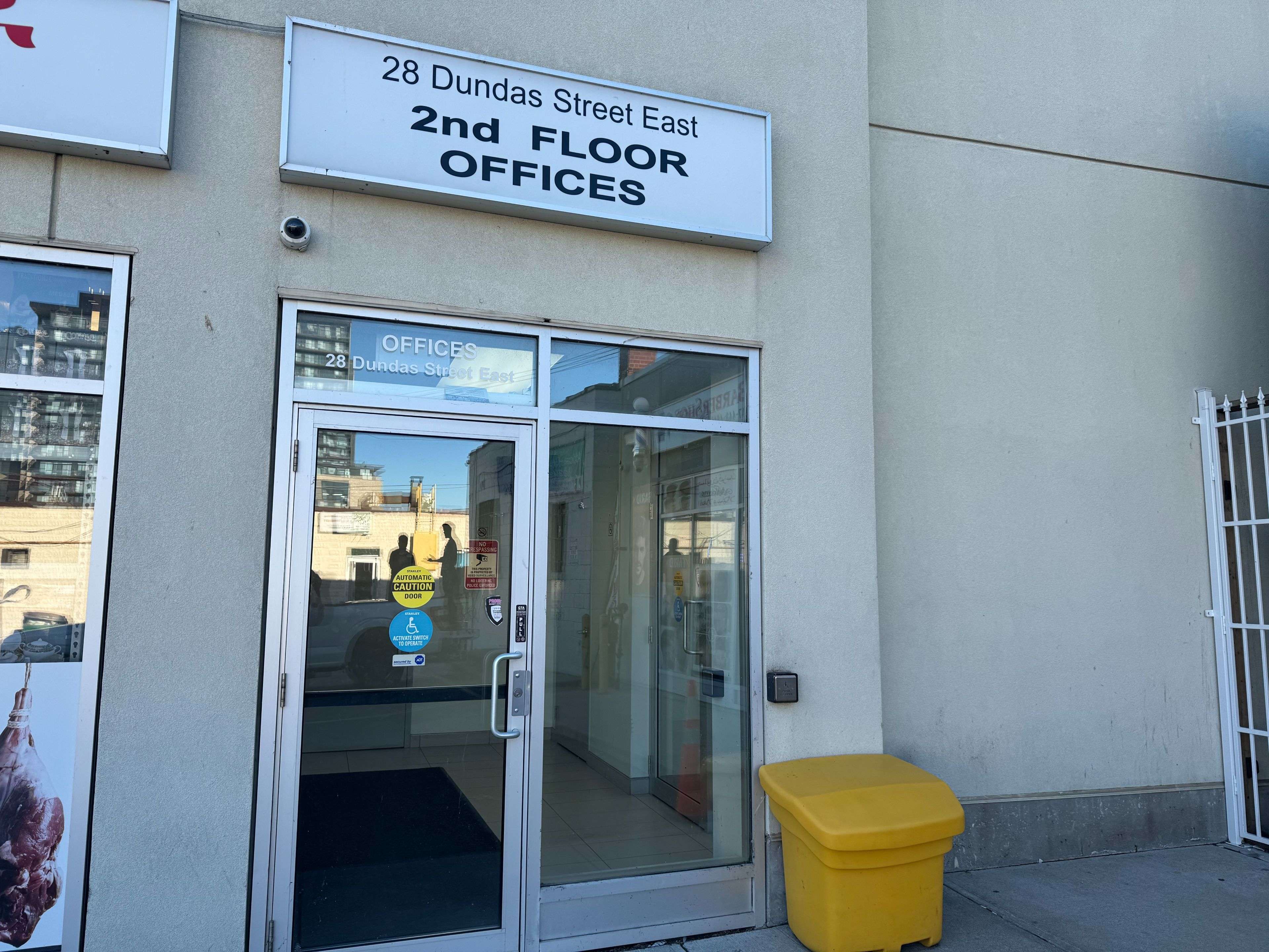 Mississauga, ON L5A 1W2,28 Dundas ST E #207