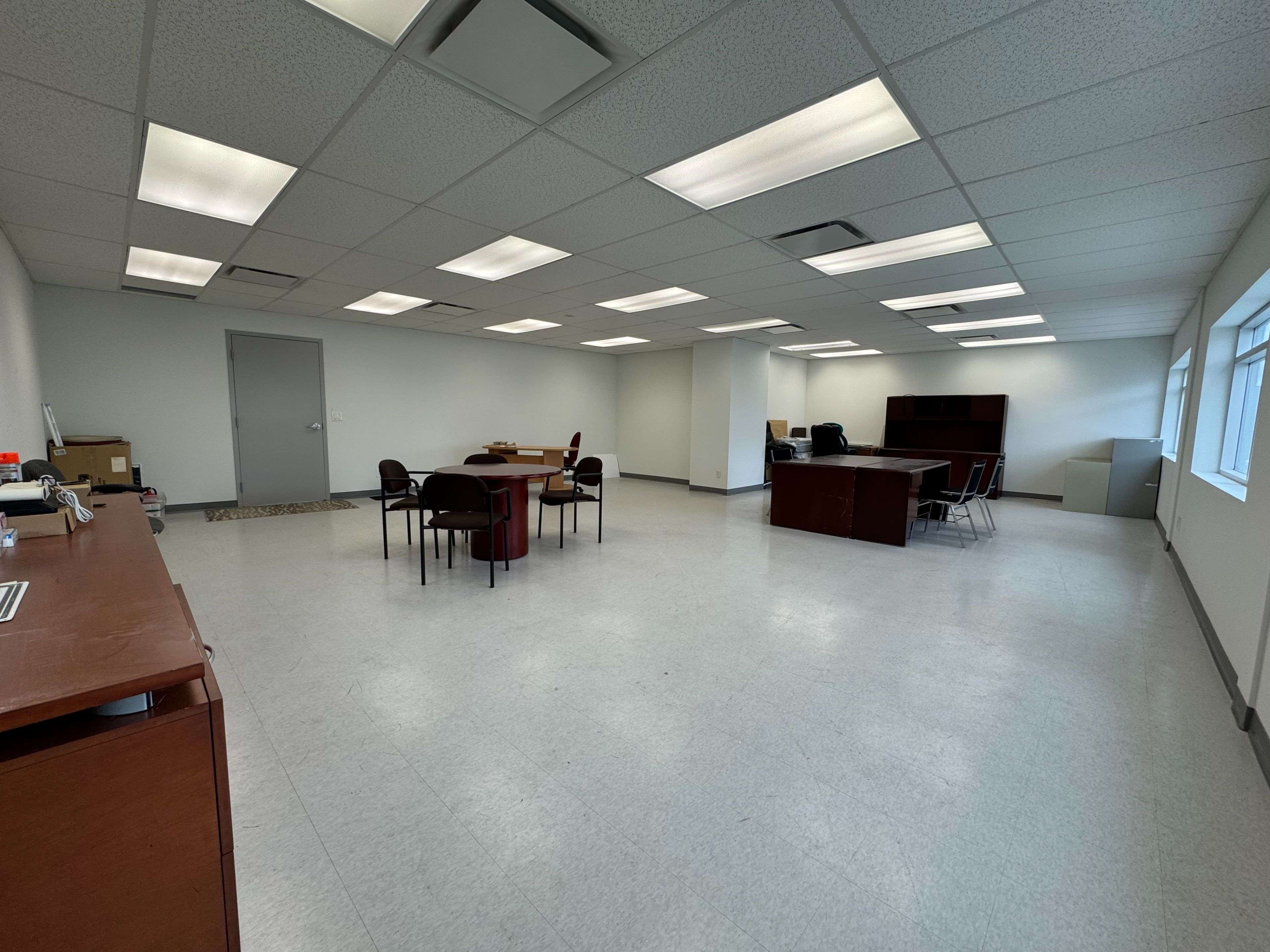 Mississauga, ON L5A 1W2,28 Dundas ST E #207