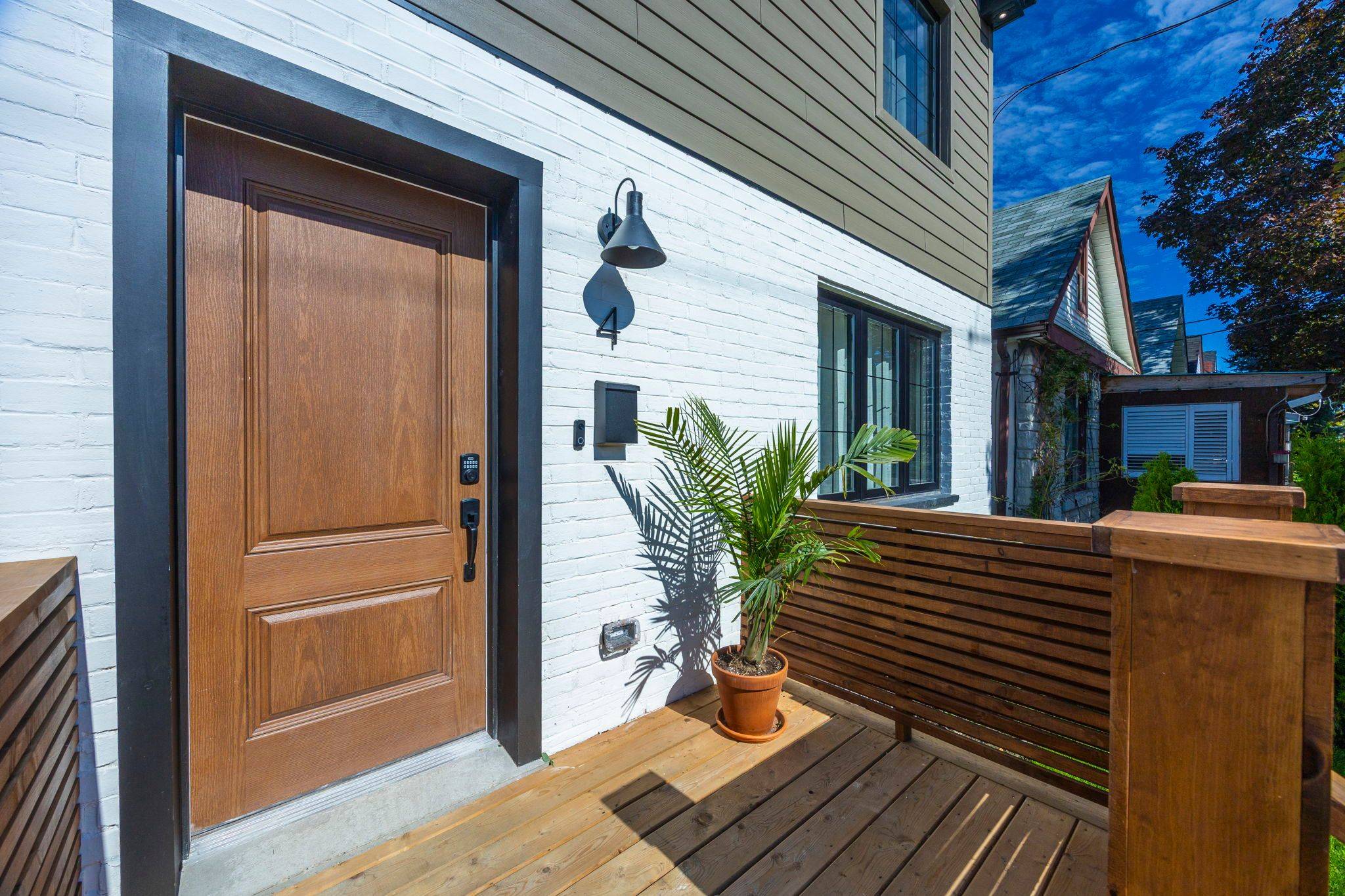 Toronto W04, ON M6M 2H4,4 Mahoney AVE