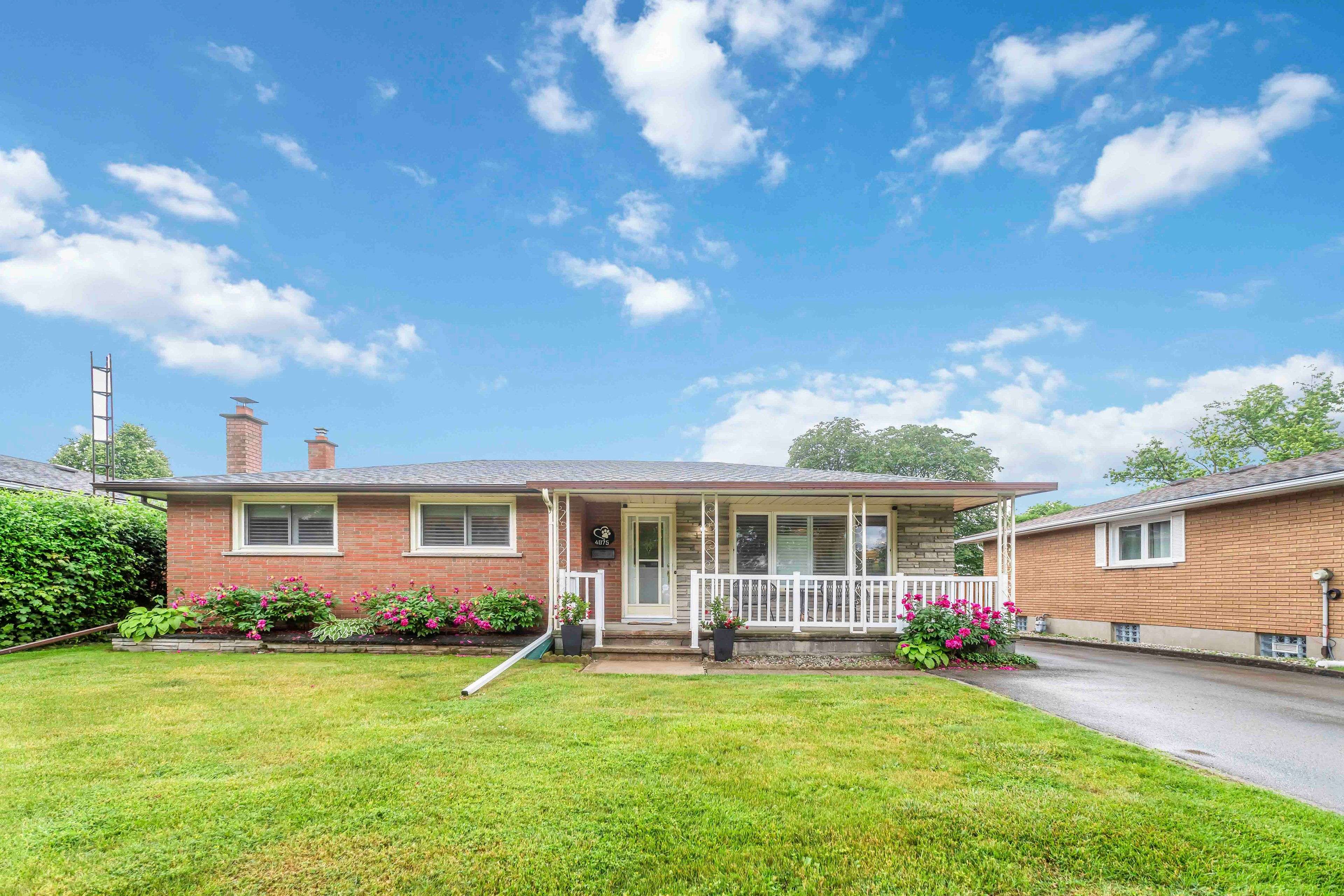 Niagara Falls, ON L2E 6K4,4075 Pettit AVE