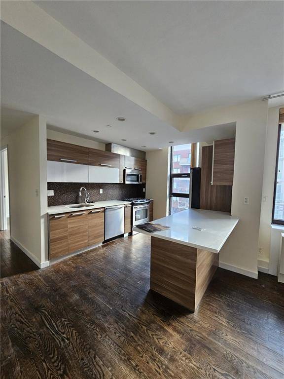 Brooklyn, NY 11235,2833 Ocean Pkwy #4B