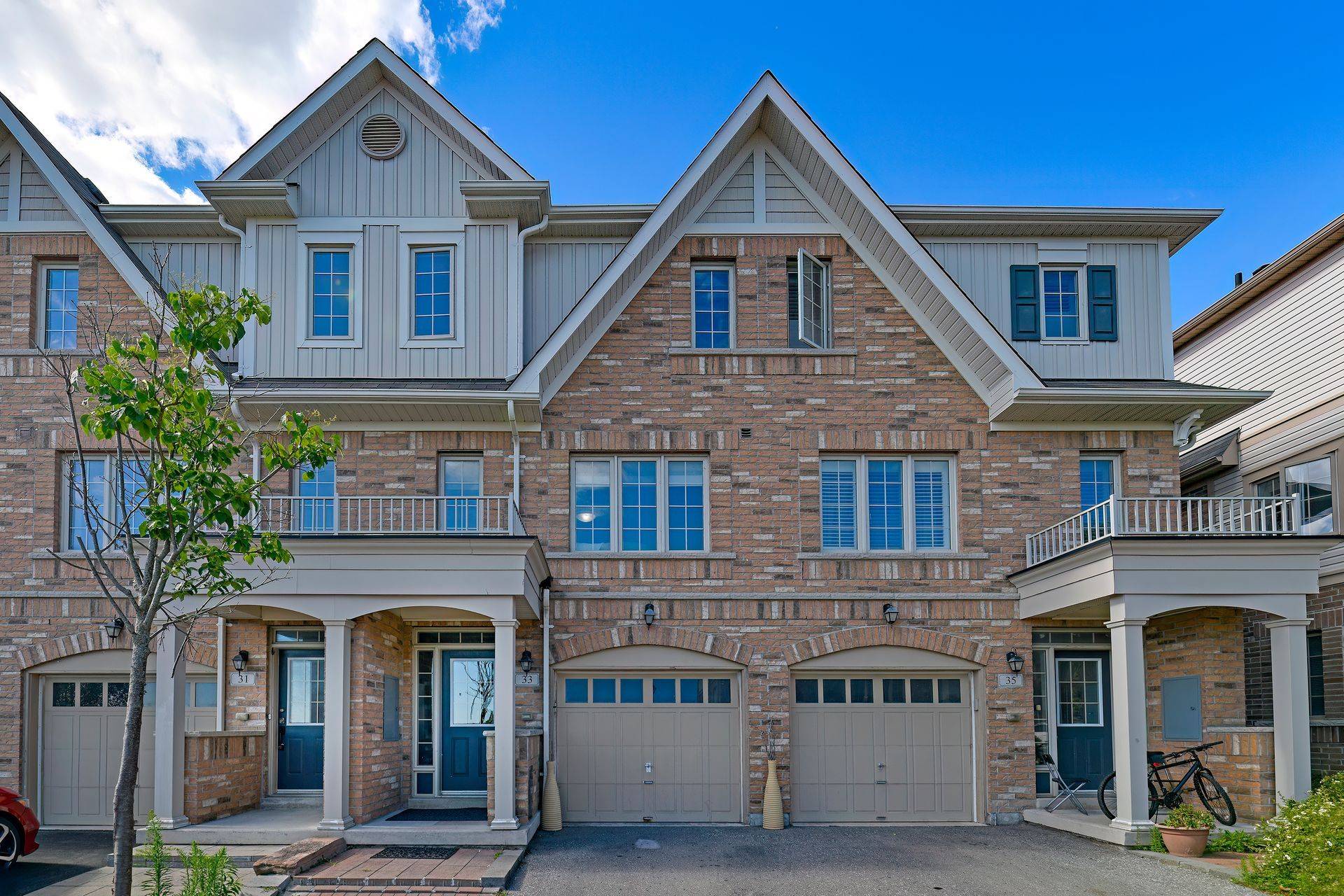 Whitby, ON L1N 2K6,33 Comfort WAY