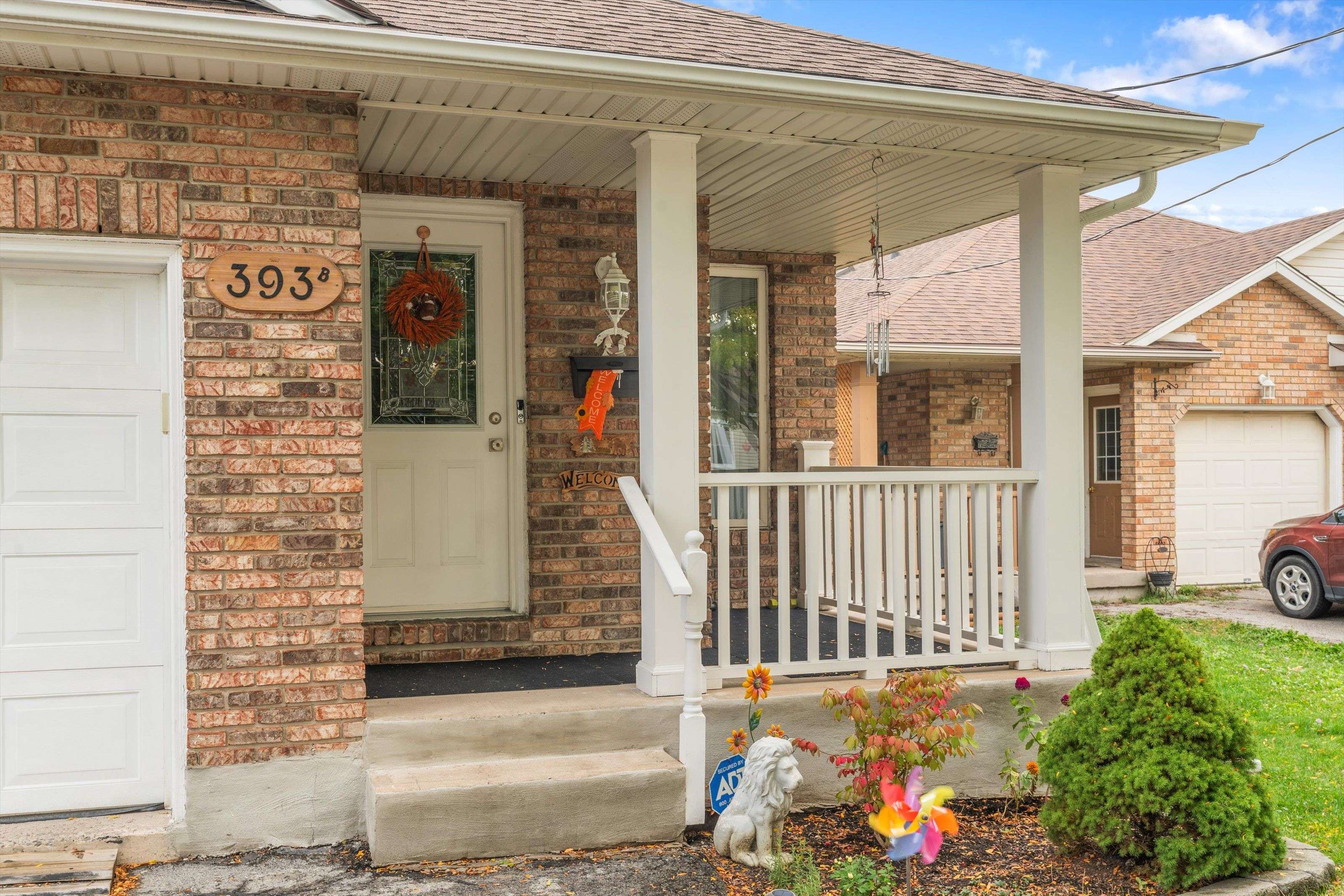 St. Catharines, ON L2T 1C5,393B Glendale AVE