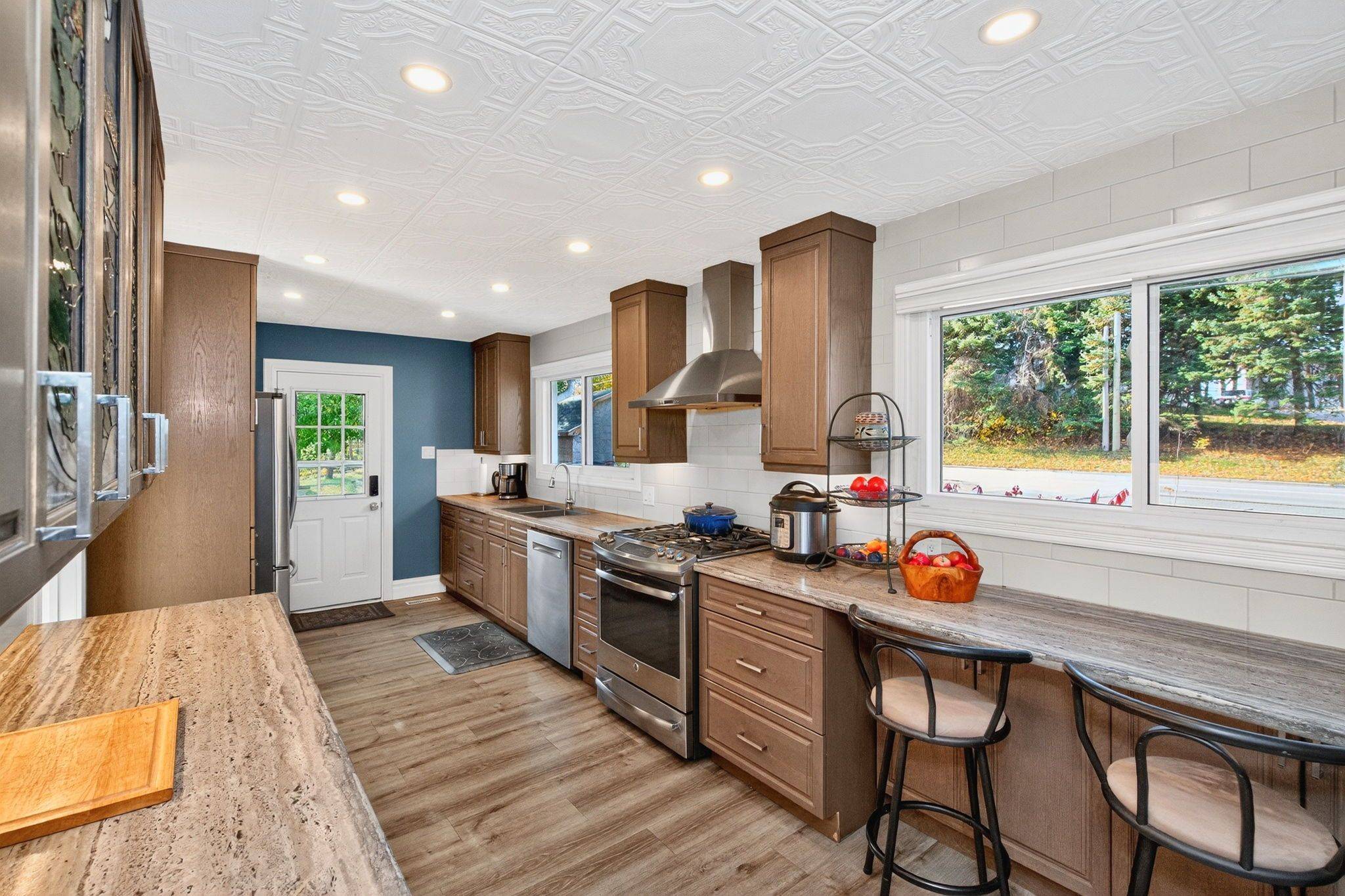 Midland, ON L4R 2S7,635 William ST