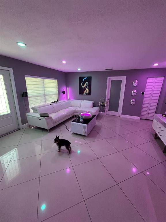 Fort Lauderdale, FL 33334,5625 NE 6th Ave