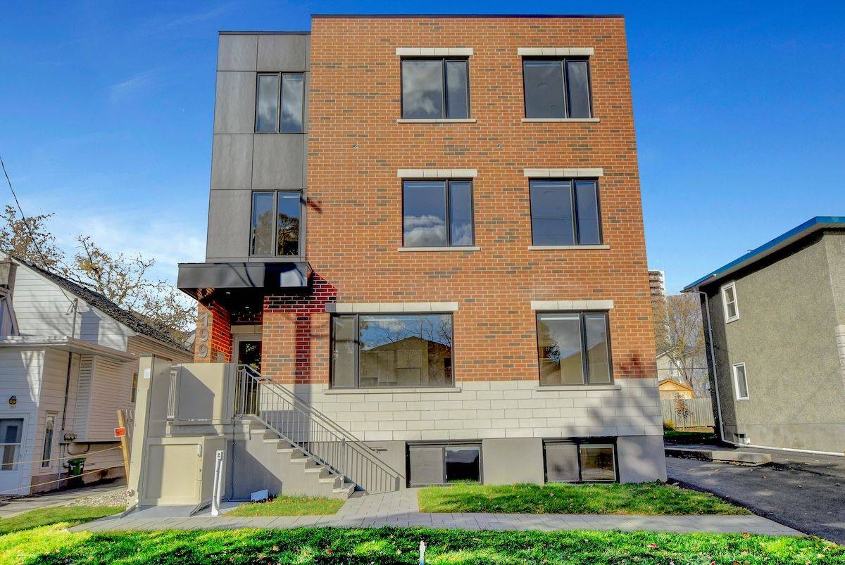 Overbrook - Castleheights And Area, ON K1K 1P7,199 Columbus AVE #1