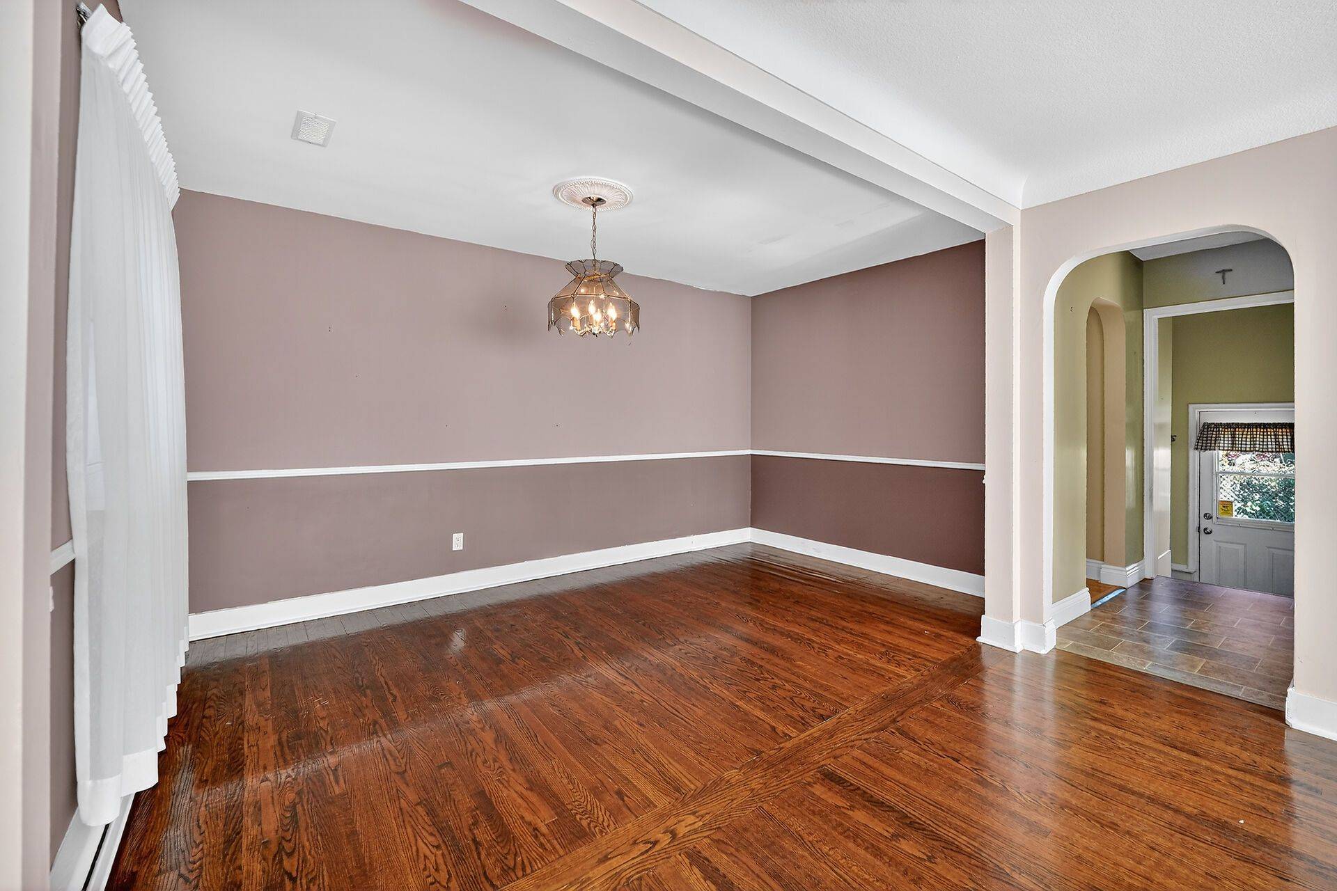 St. Catharines, ON L2N 5A6,2 Mary ST