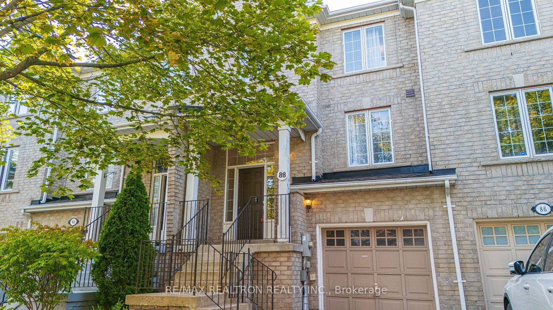 Newmarket, ON L3X 2W9,88 Banbrooke CRES