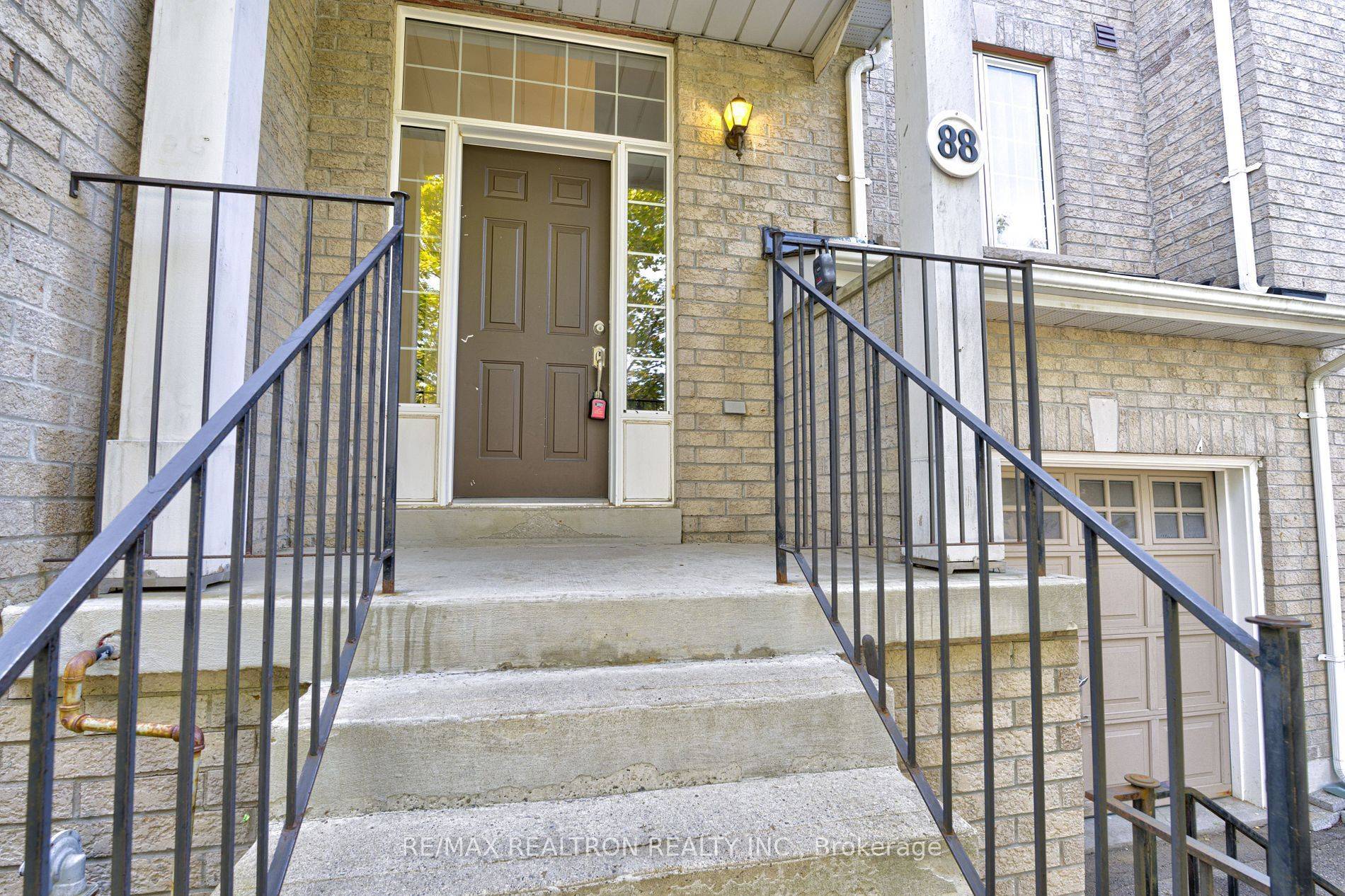 Newmarket, ON L3X 2W9,88 Banbrooke CRES