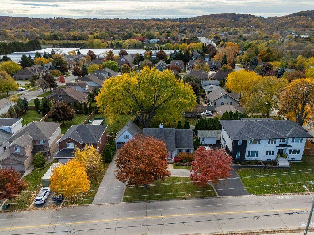 Grimsby, ON L3M 2G7,24 Lake ST