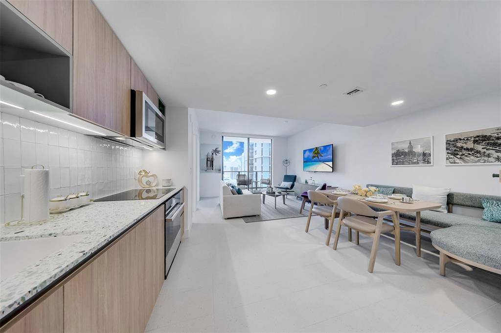 Miami, FL 33132,159 NE 6th St #3113