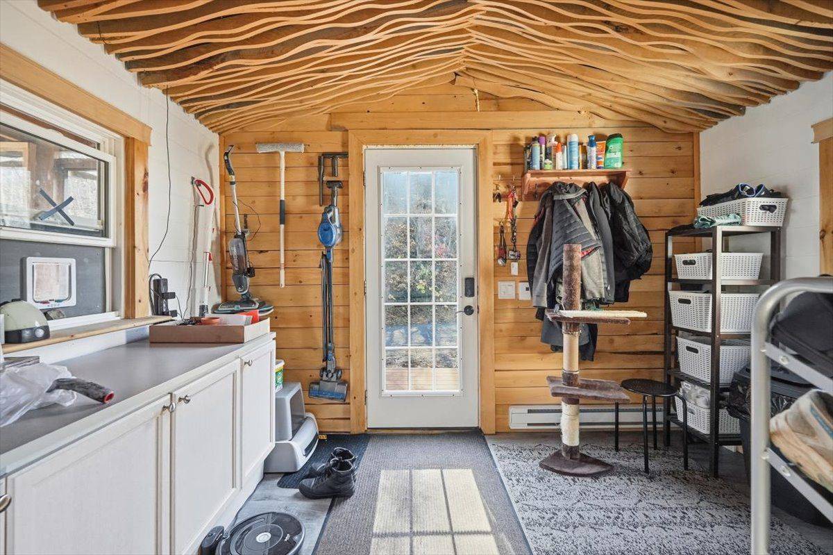 Orleans - Cumberland And Area, ON K4C 1G8,1718 OLD MONTREAL RD #2