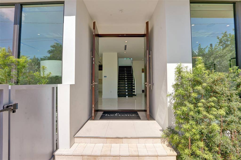 Fort Lauderdale, FL 33316,1111 SE 9th AVE