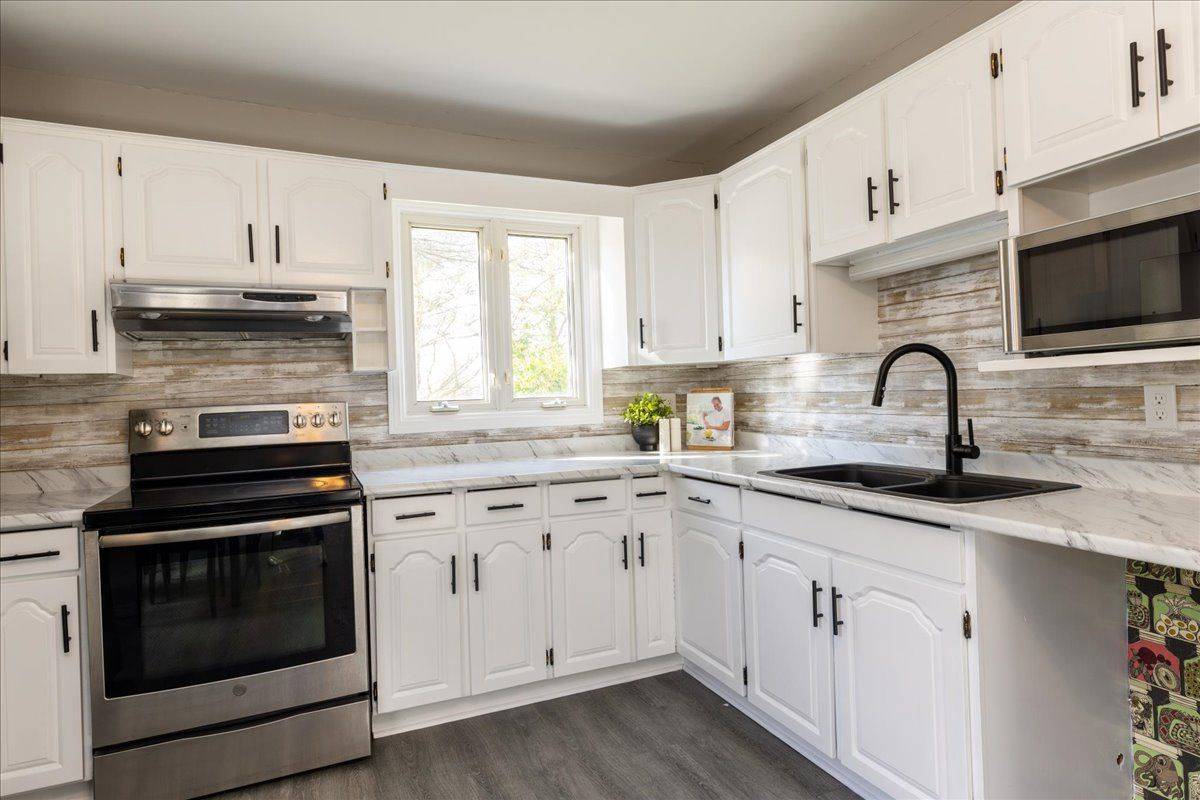 Strathroy-caradoc, ON N0L 1T0,58 Victoria DR