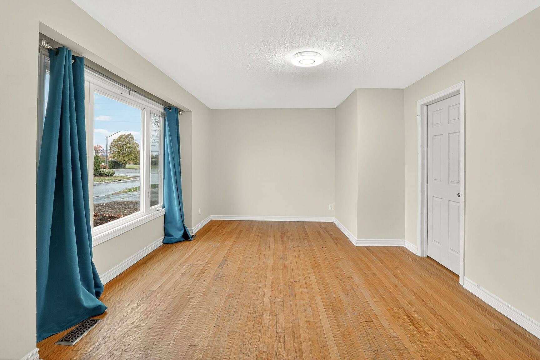 Mooneys Bay - Carleton Heights And Area, ON K2C 1S5,1393 Claymor AVE