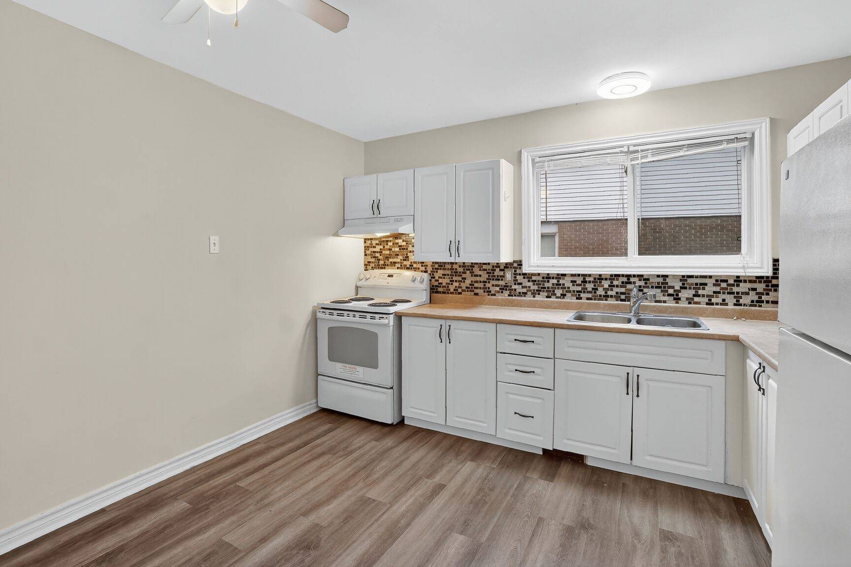 Mooneys Bay - Carleton Heights And Area, ON K2C 1S5,1393 Claymor AVE