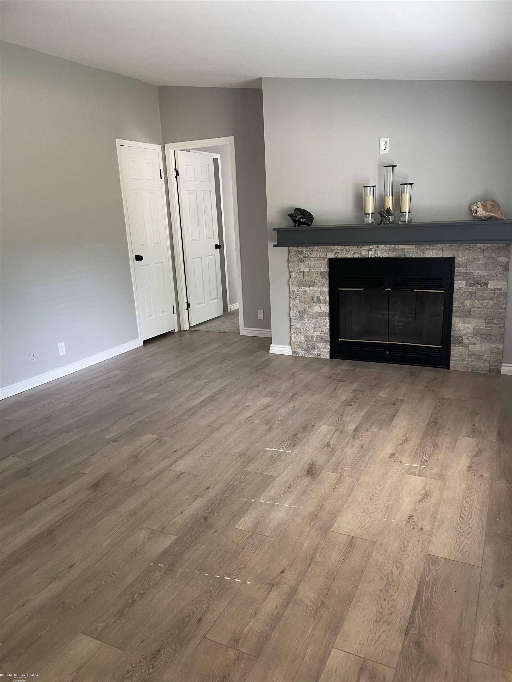 Harrison Twp, MI 48045,27665 Hiller