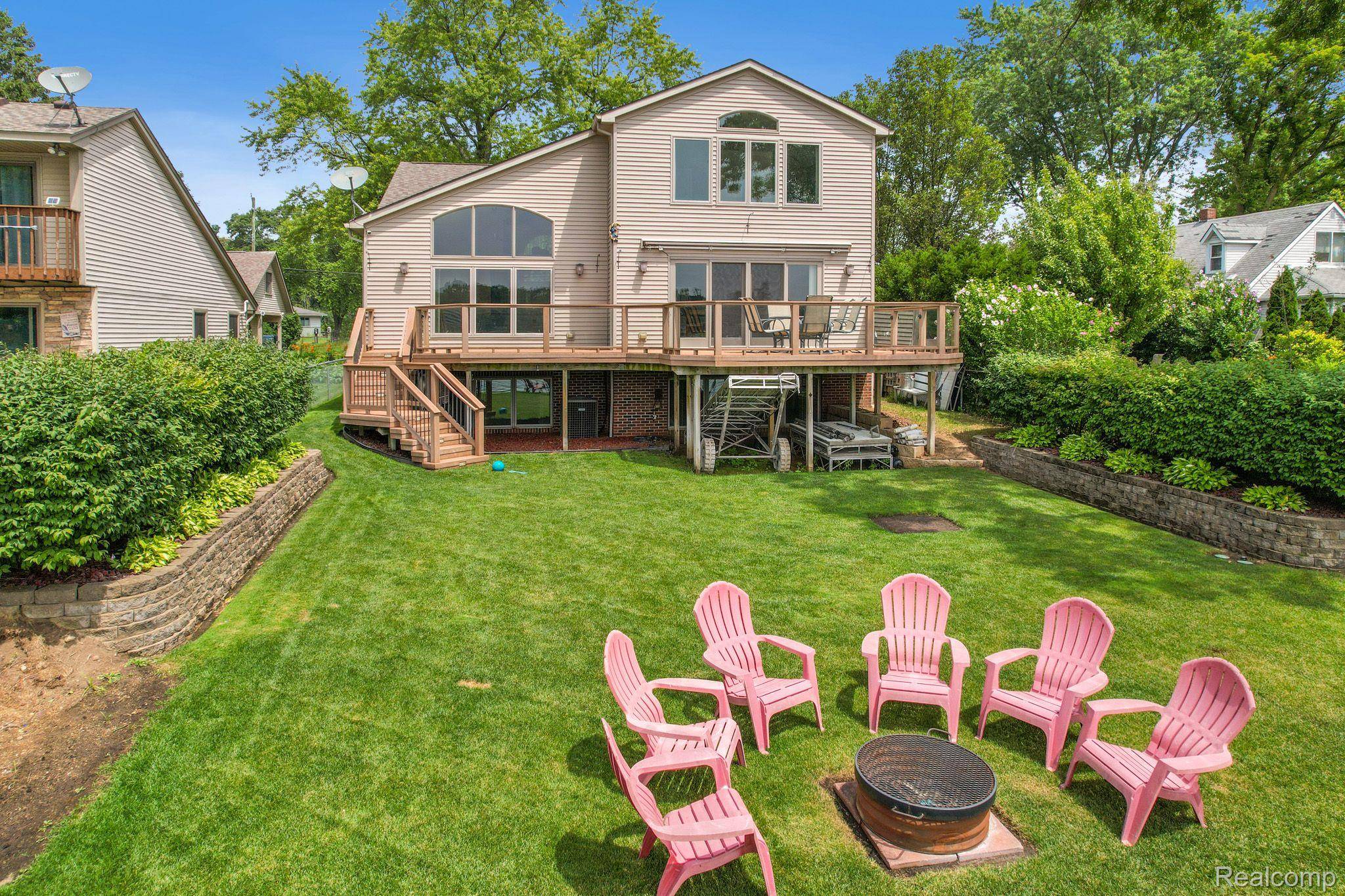 Waterford, MI 48329,3855 LOTUS DR