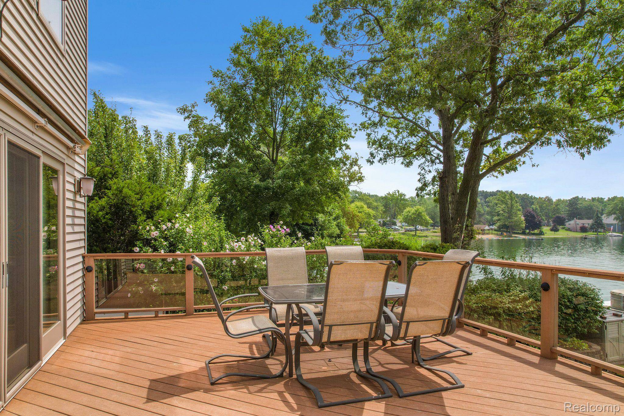 Waterford, MI 48329,3855 LOTUS DR