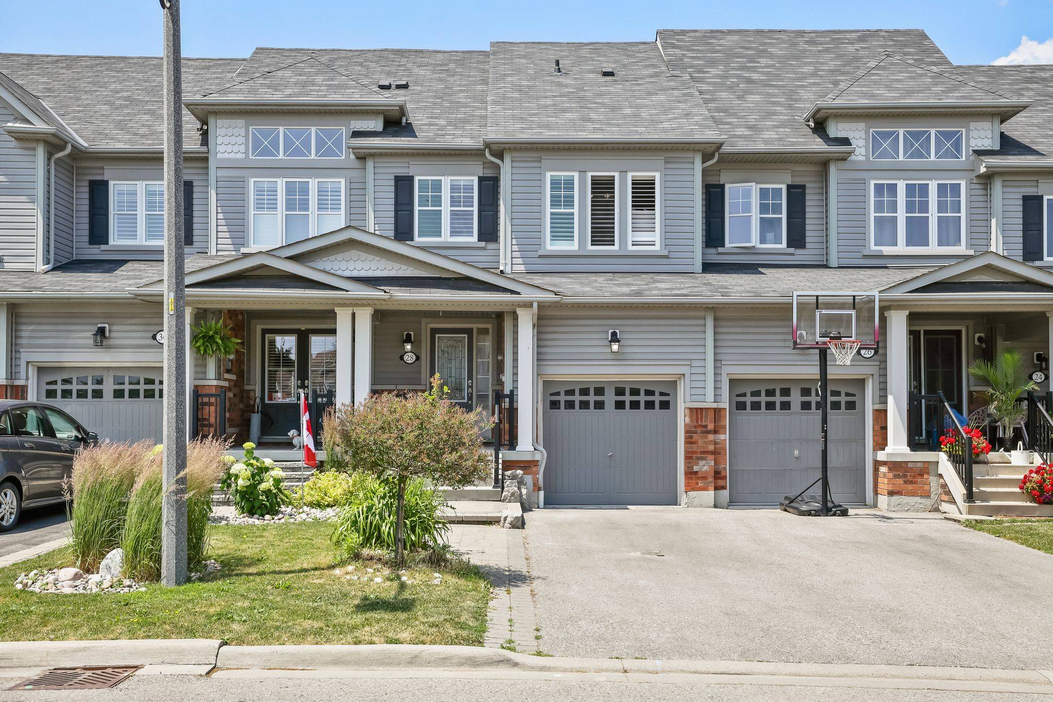 Whitby, ON L1N 0H4,28 Harbourside DR