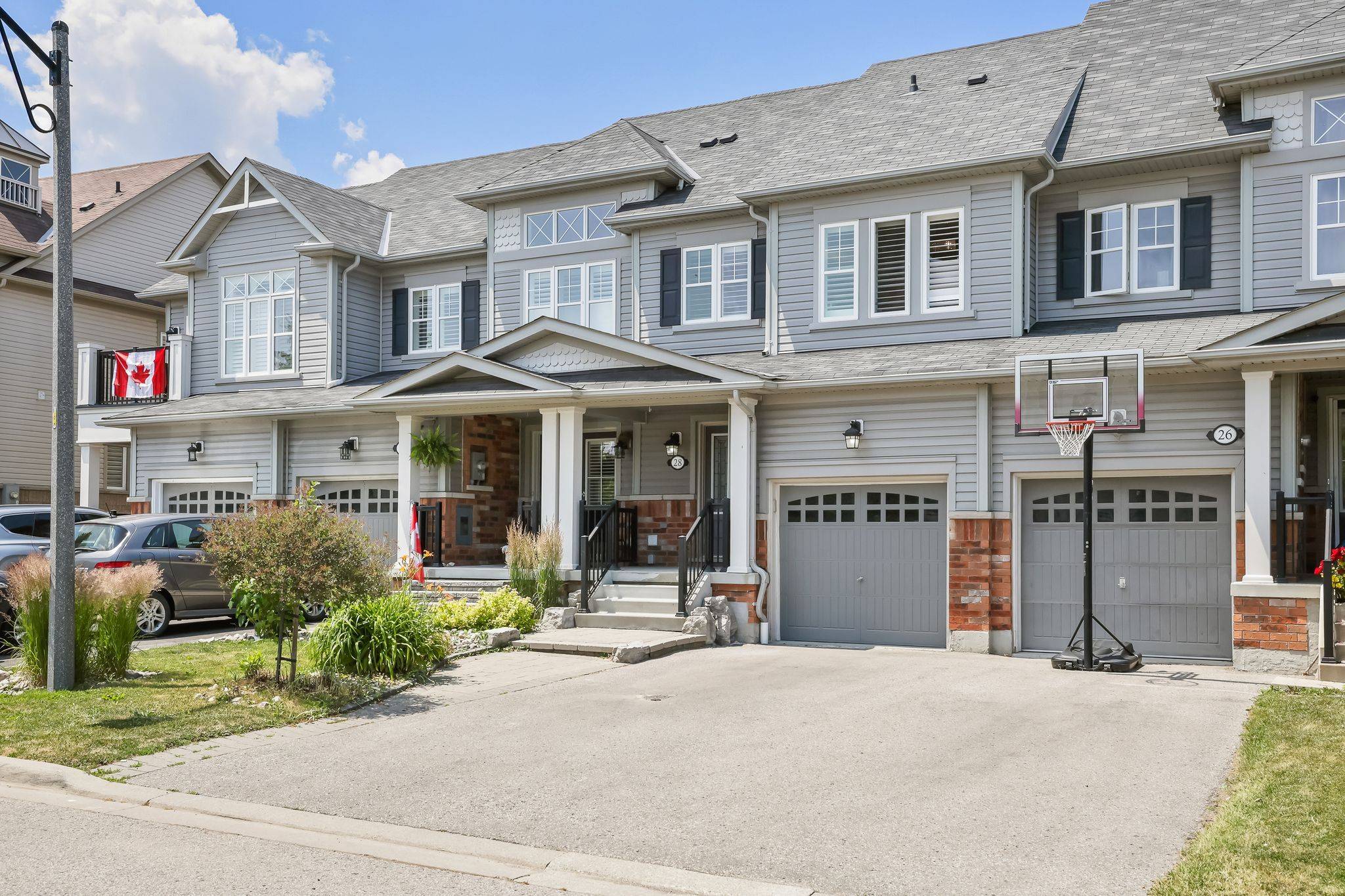 Whitby, ON L1N 0H4,28 Harbourside DR