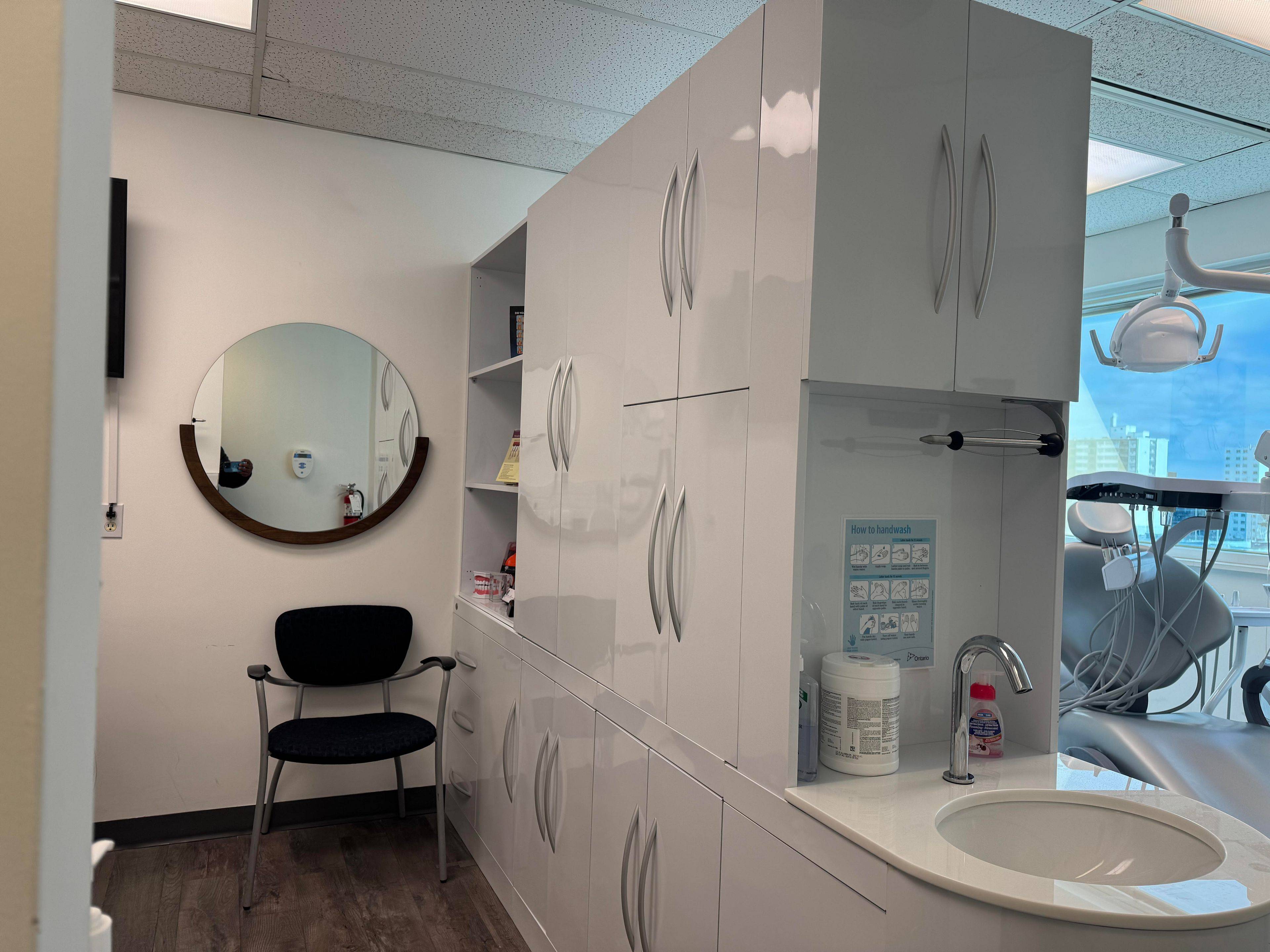 Mississauga, ON L5B 4A2,71 King ST W #Unit 405