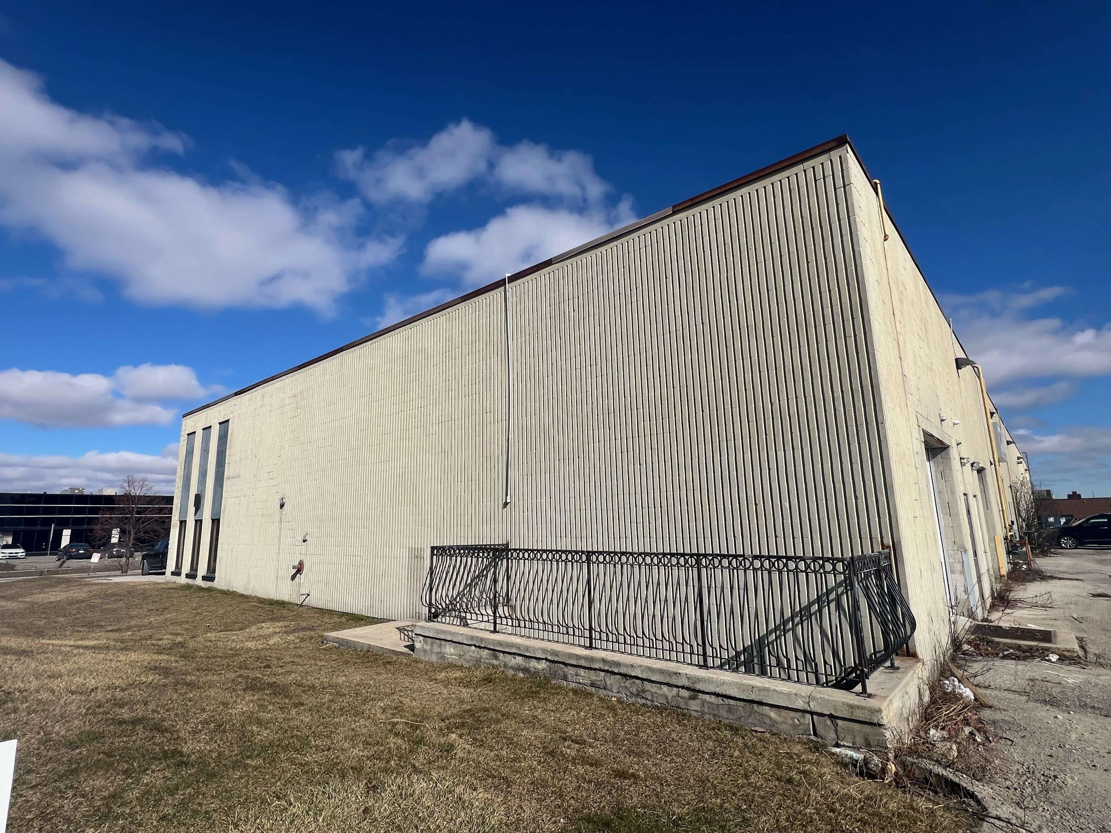 Toronto W05, ON M3J 2R1,115-133 Limestone CRES