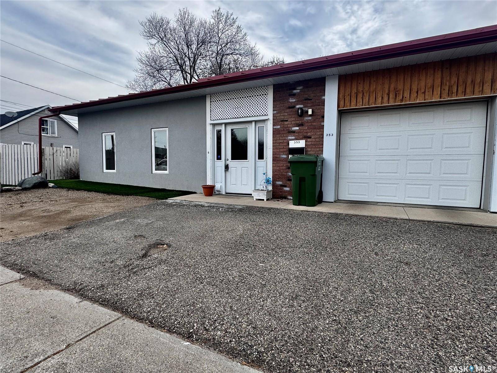 Yorkton, SK S3N 1X2,353 Maple AVENUE