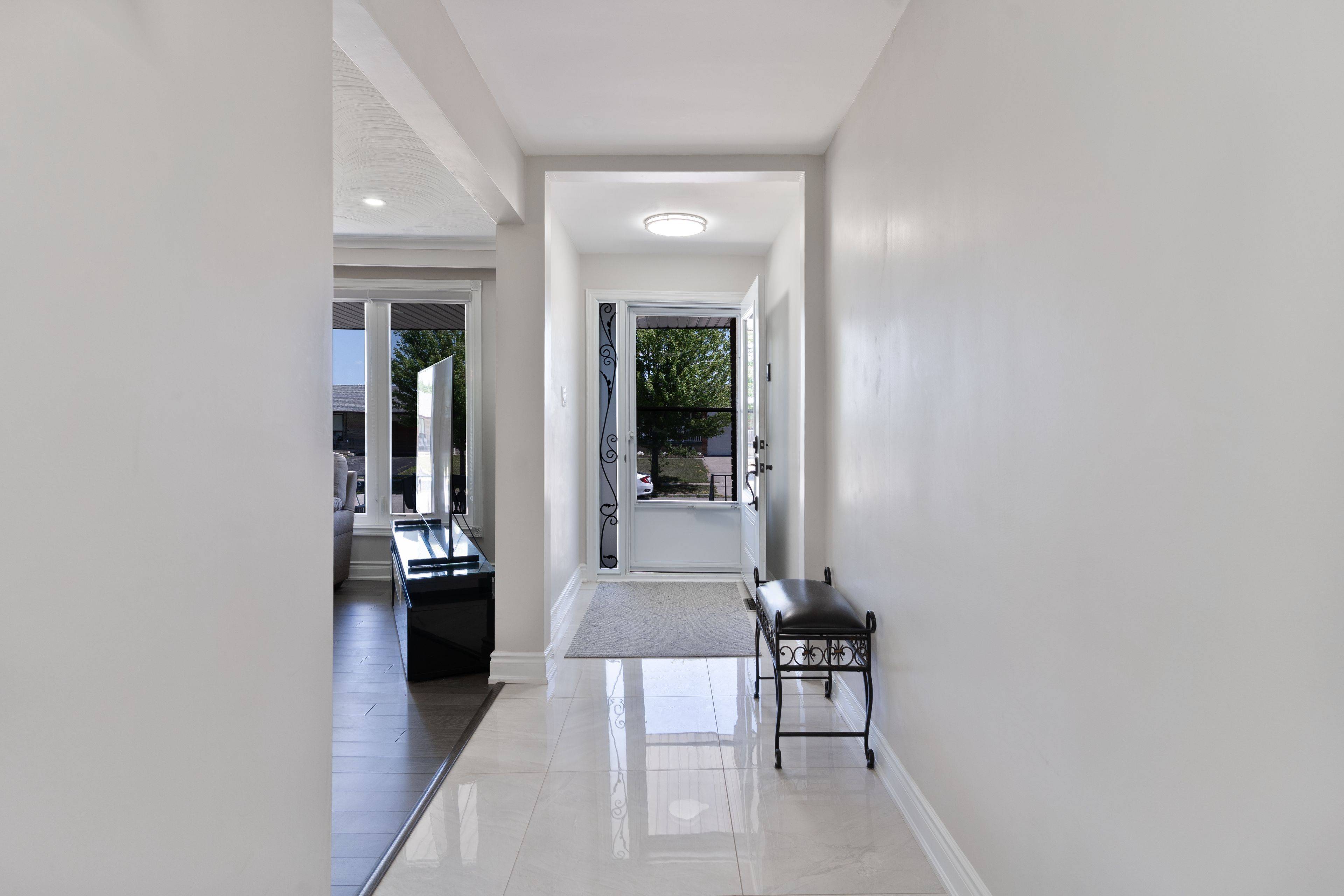 Mississauga, ON L4T 3S2,7568 Middleshire DR