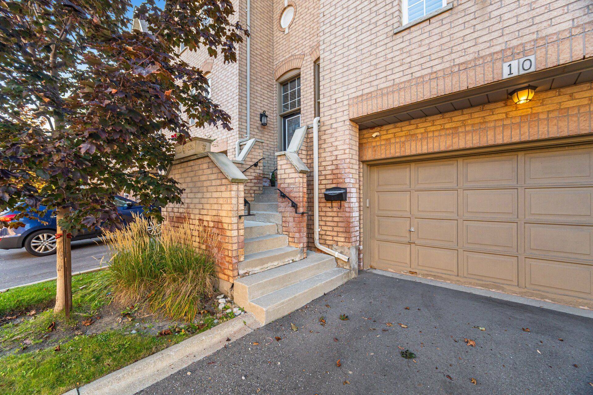 Brampton, ON L6Y 5G3,8305 Mclaughlin RD S #10