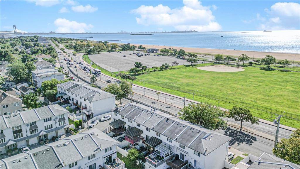 Staten  Island, NY 10306,1063 Father Capodanno BLVD