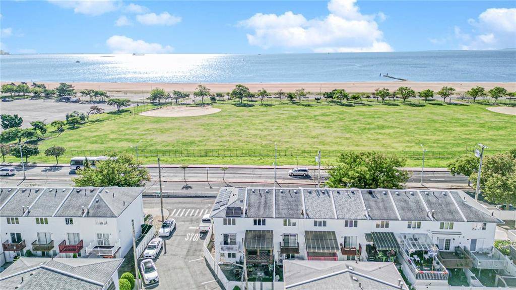 Staten  Island, NY 10306,1063 Father Capodanno BLVD