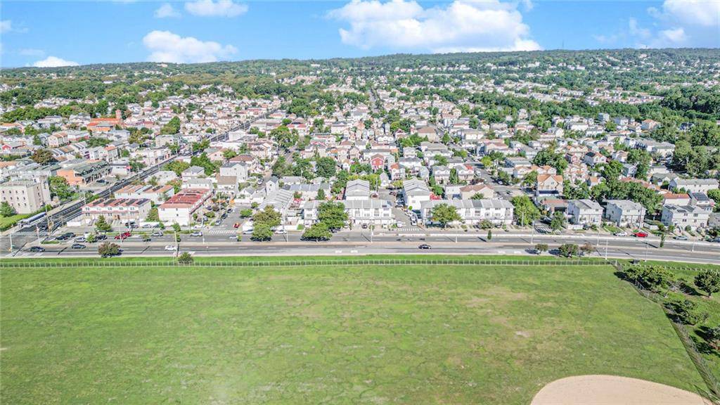 Staten  Island, NY 10306,1063 Father Capodanno BLVD