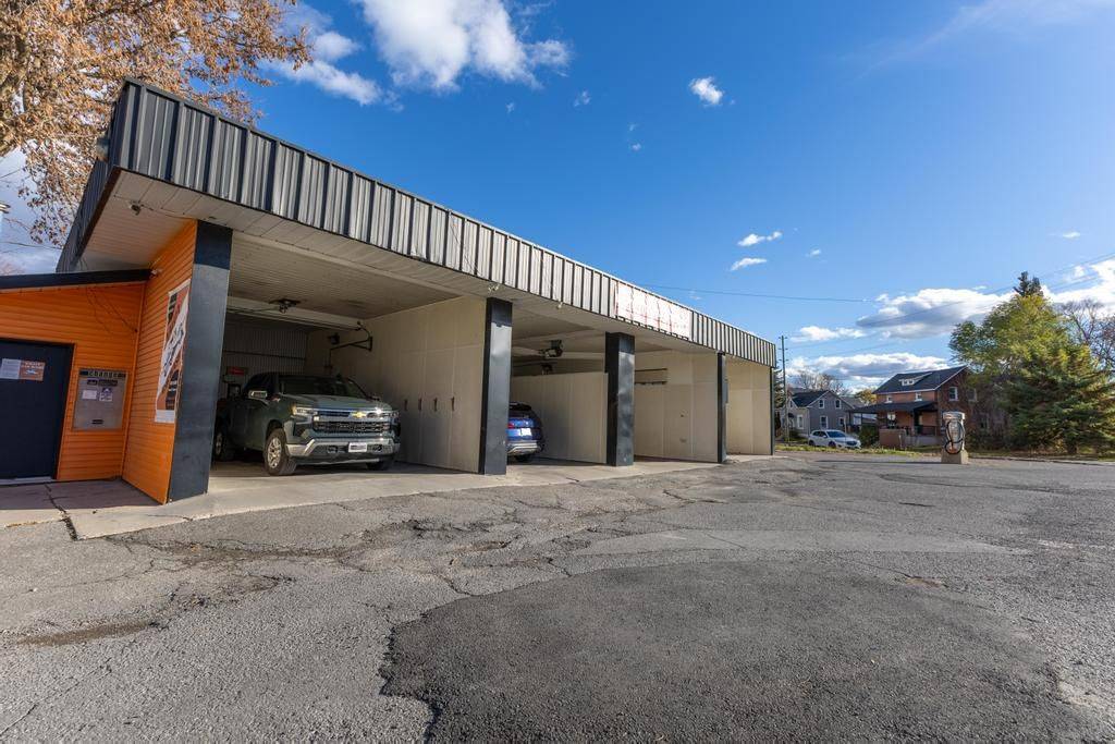 Arnprior, ON K7S 1N3,12 Elgin ST E